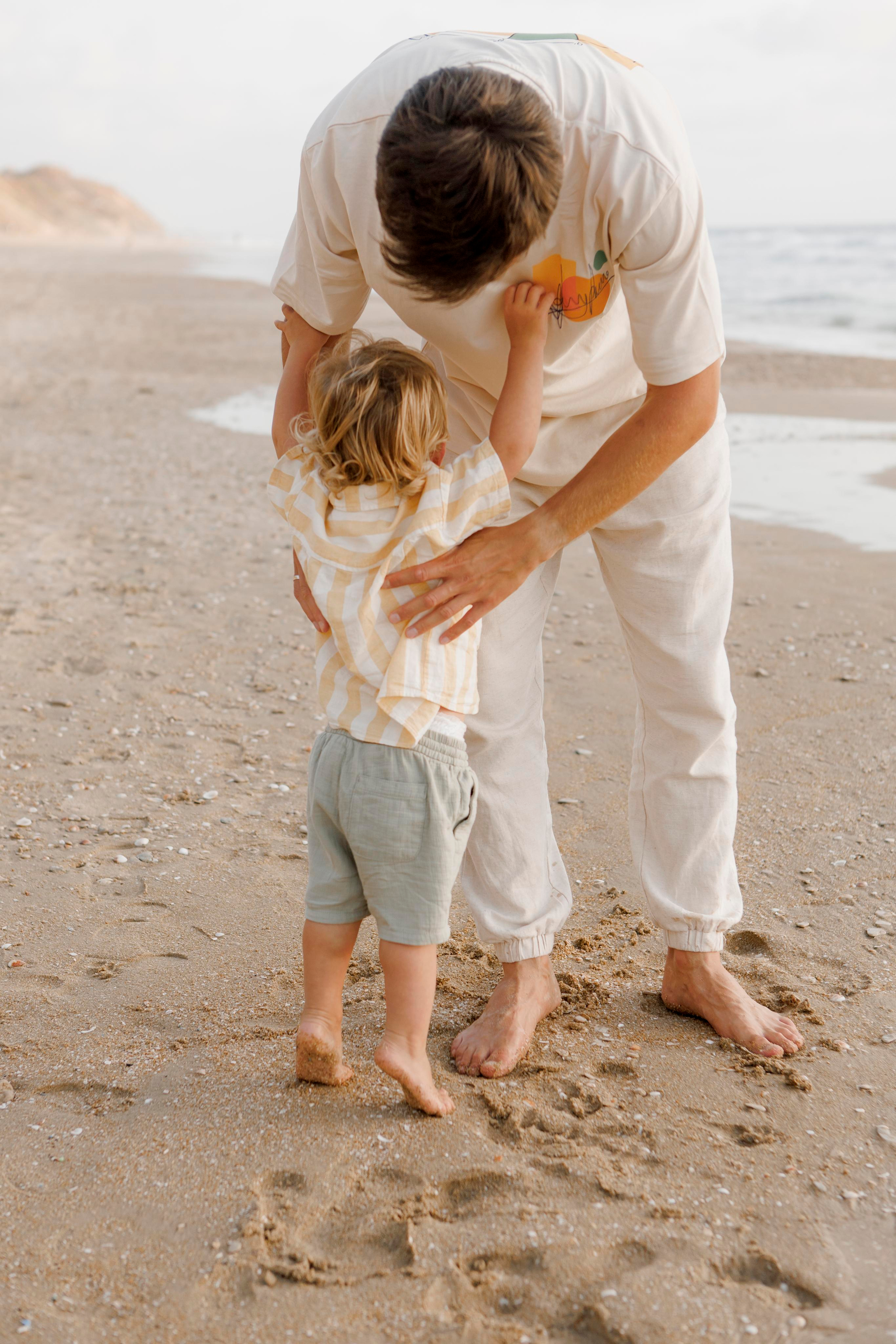 Family photoshoot near the sea (sunset). Главная