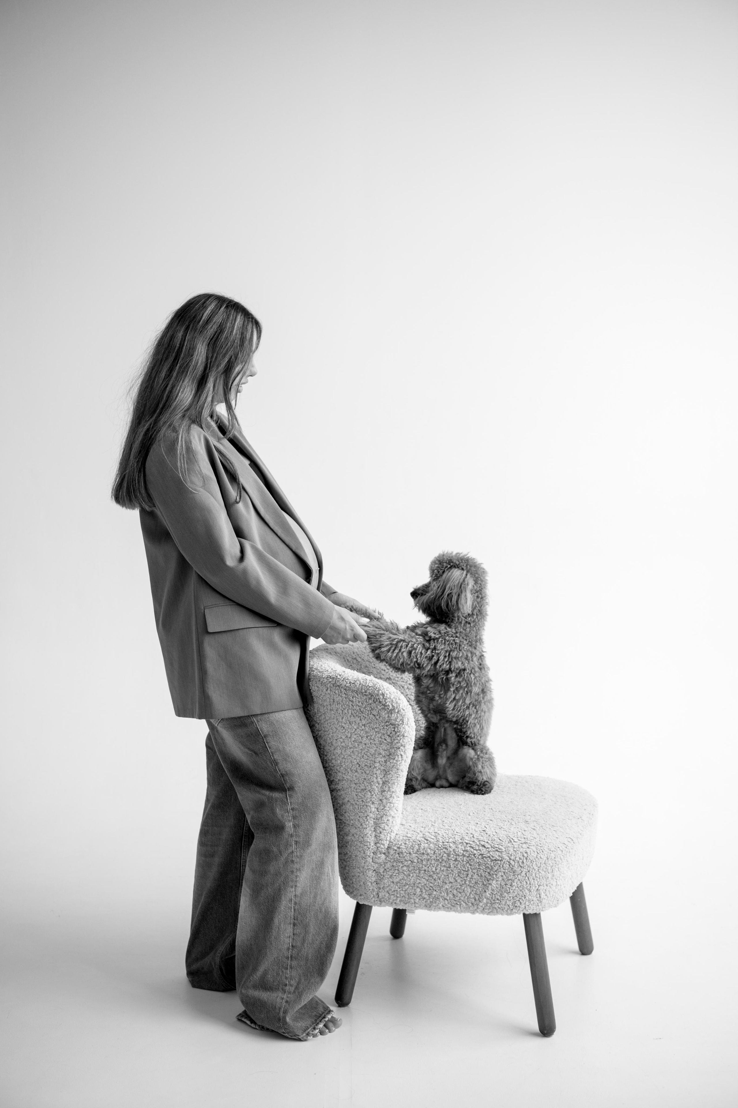 Pregnancy photoshoot inside the White studio. Главная