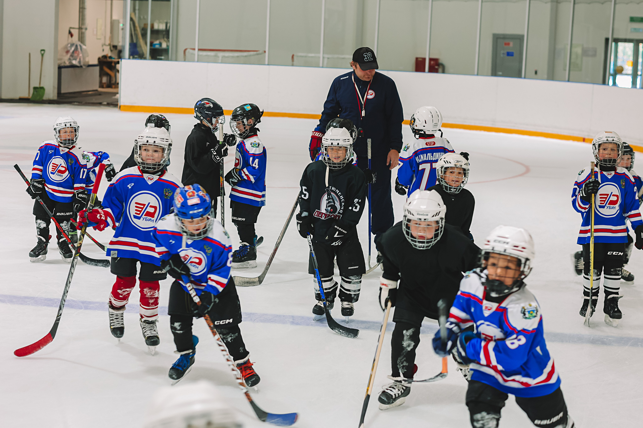 Хоккей тренировка. Семейный фотограф Тюмень, фотограф на роды Салмина Мария