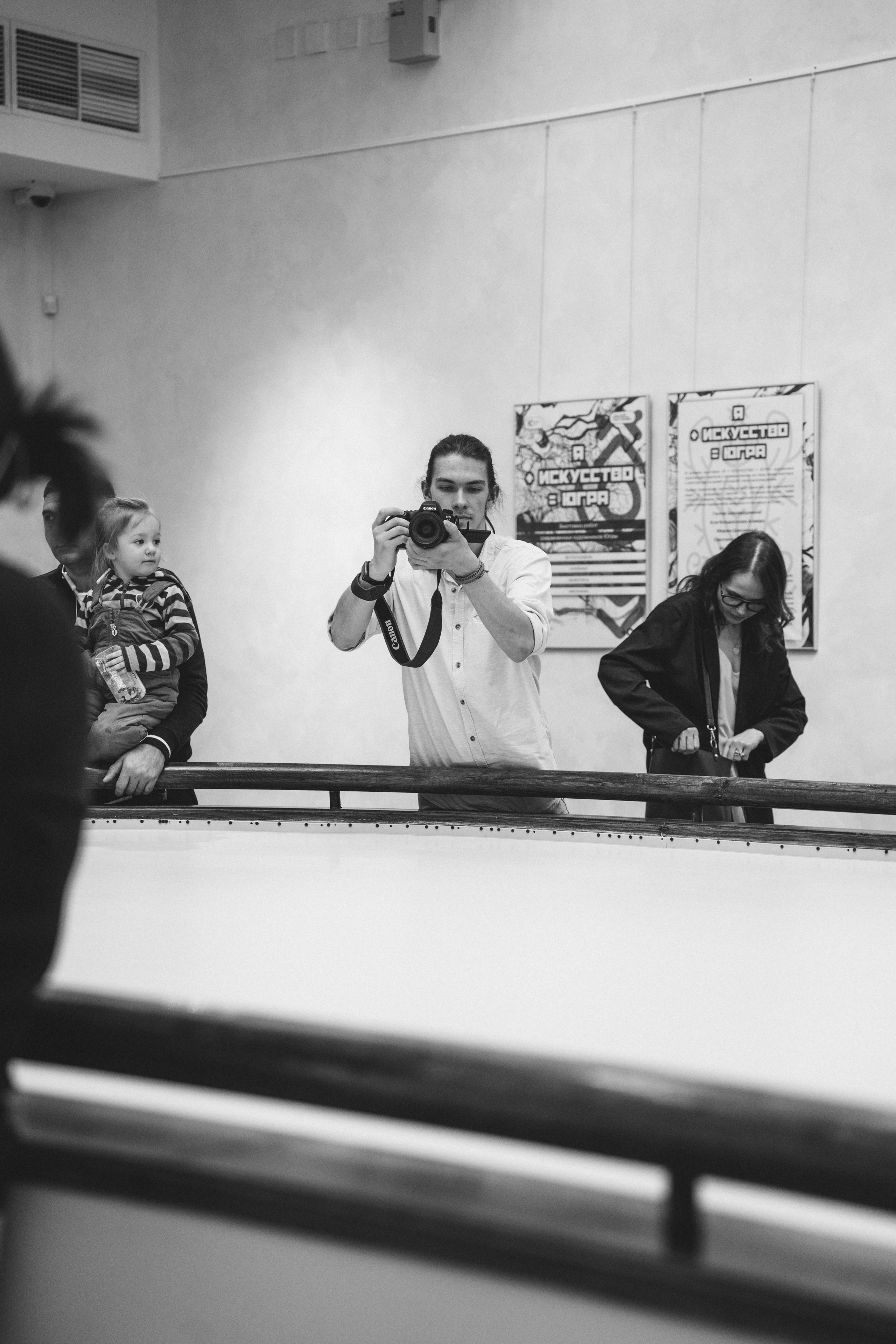Открытие выставочного проекта «Я + Искусство = ЮГРА». Лайфстайл фотограф в Ханты-Мансийске Мария Шишкина