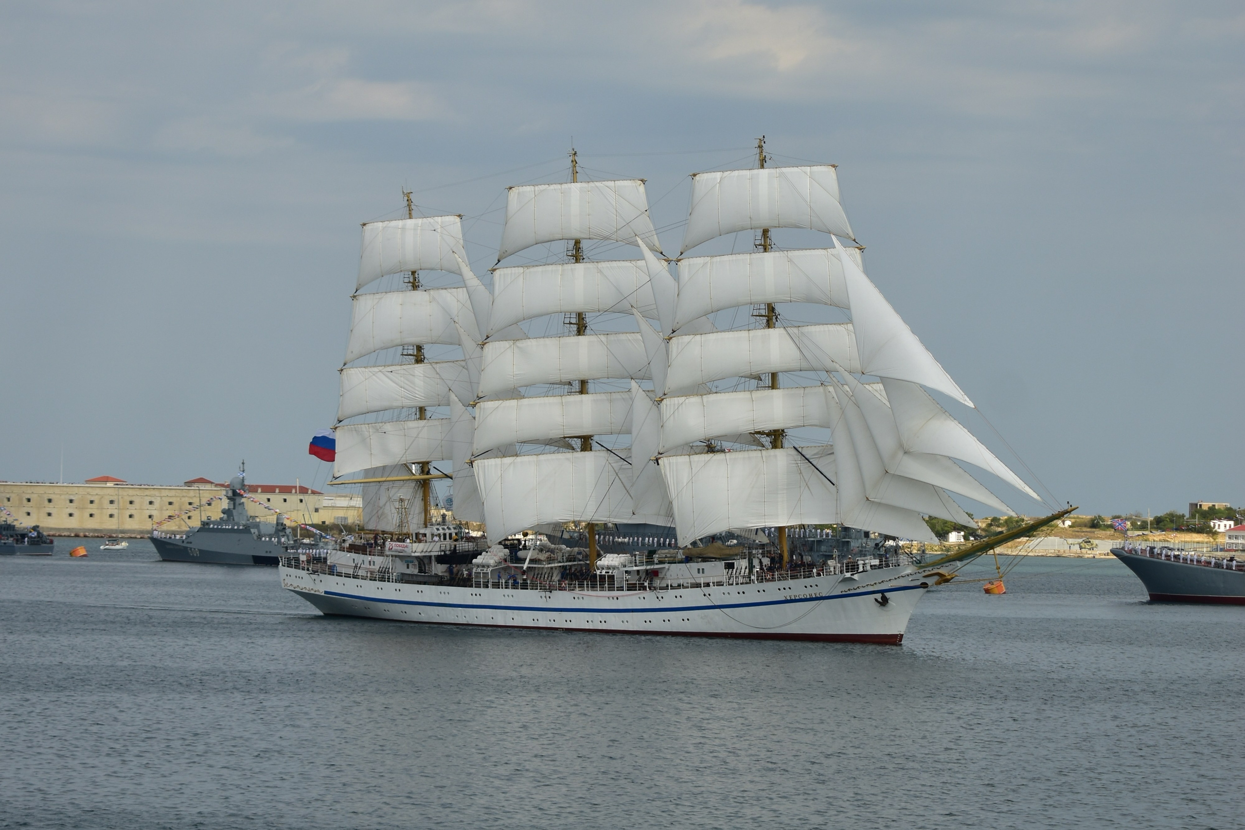 Парад ВМФ. Фотограф-ретушер в Крыму Юля Лобурец