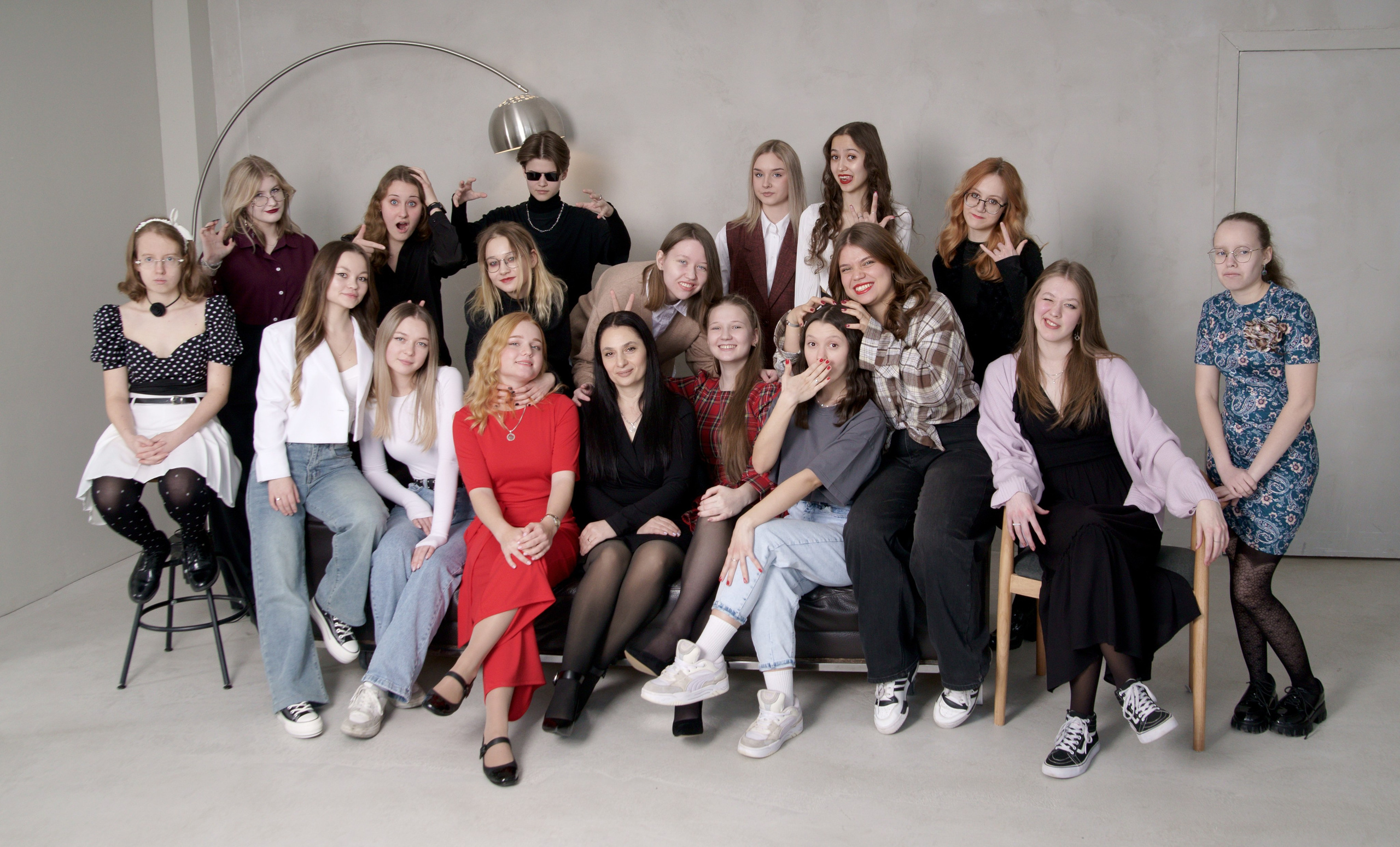 Студийная фотосессия выпускников 9,11 классов в Иркутске