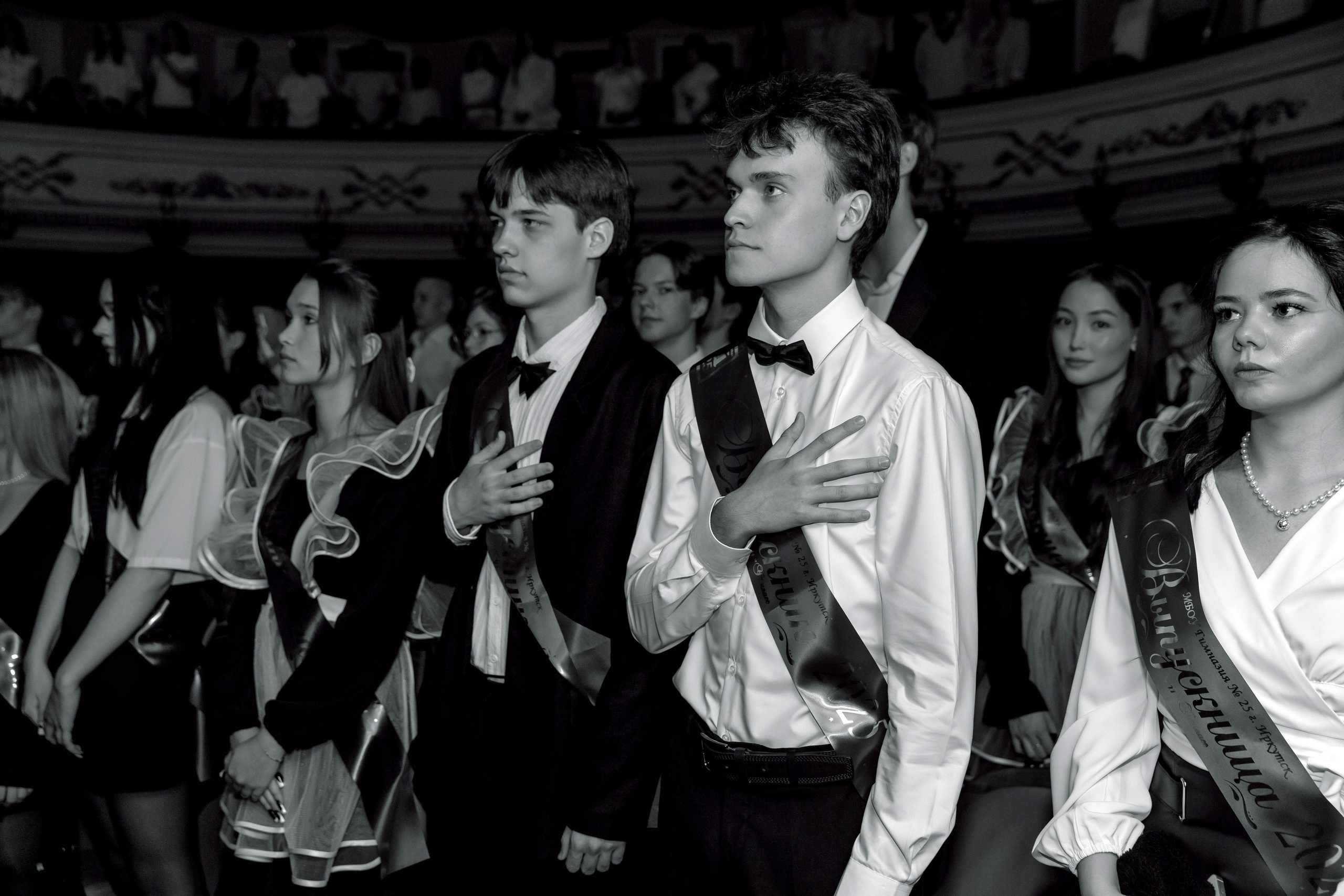 Гимназия 25 — последний звонок (Драм Театр). Свадебный фотограф Иркутск, репортажный фотограф Иркутск