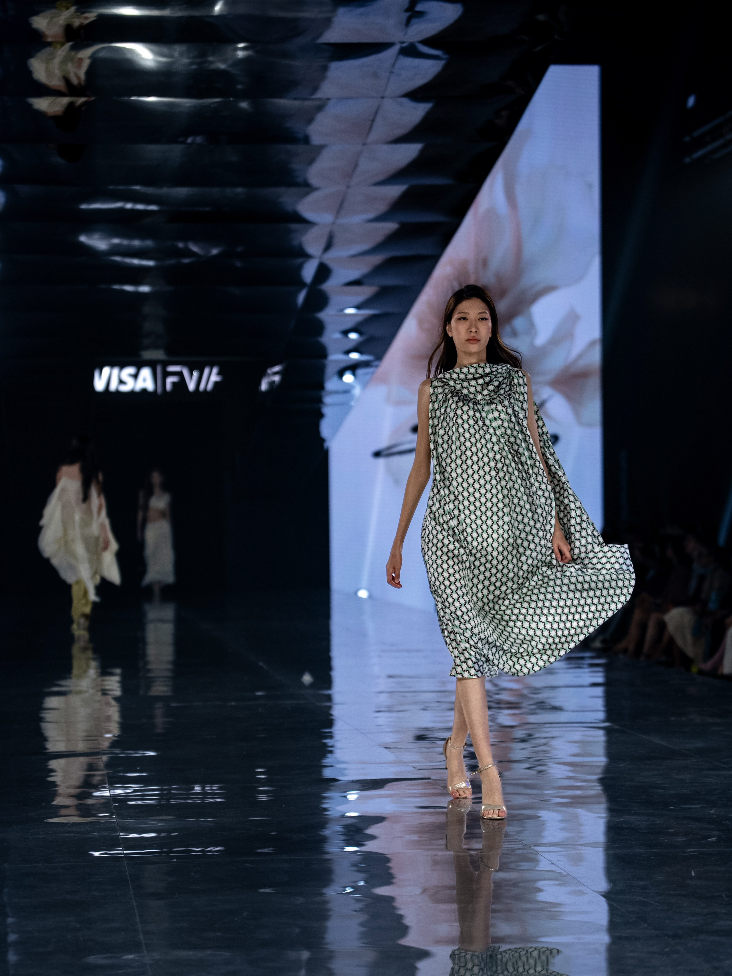 Visa Fashion Week Sako. Сайт Алматинского НЮ АРТ, будуар и фэшн фотографа Дениса Карпенко