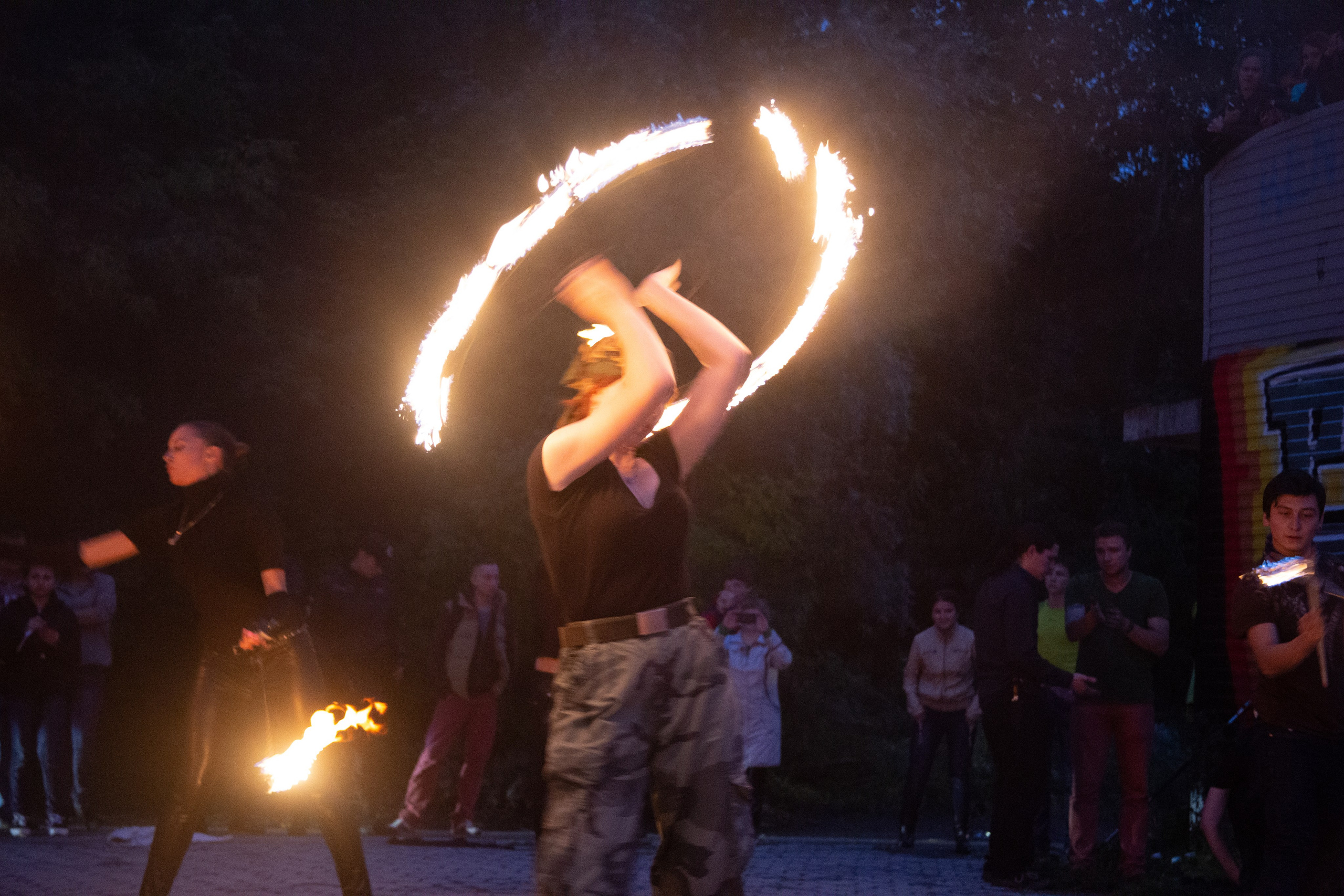 Огненное шоу в Перми. Фотограф Никита Попов. Фотограф Пермь. Фотосессия в фотостудии Перми и на свежем воздухе