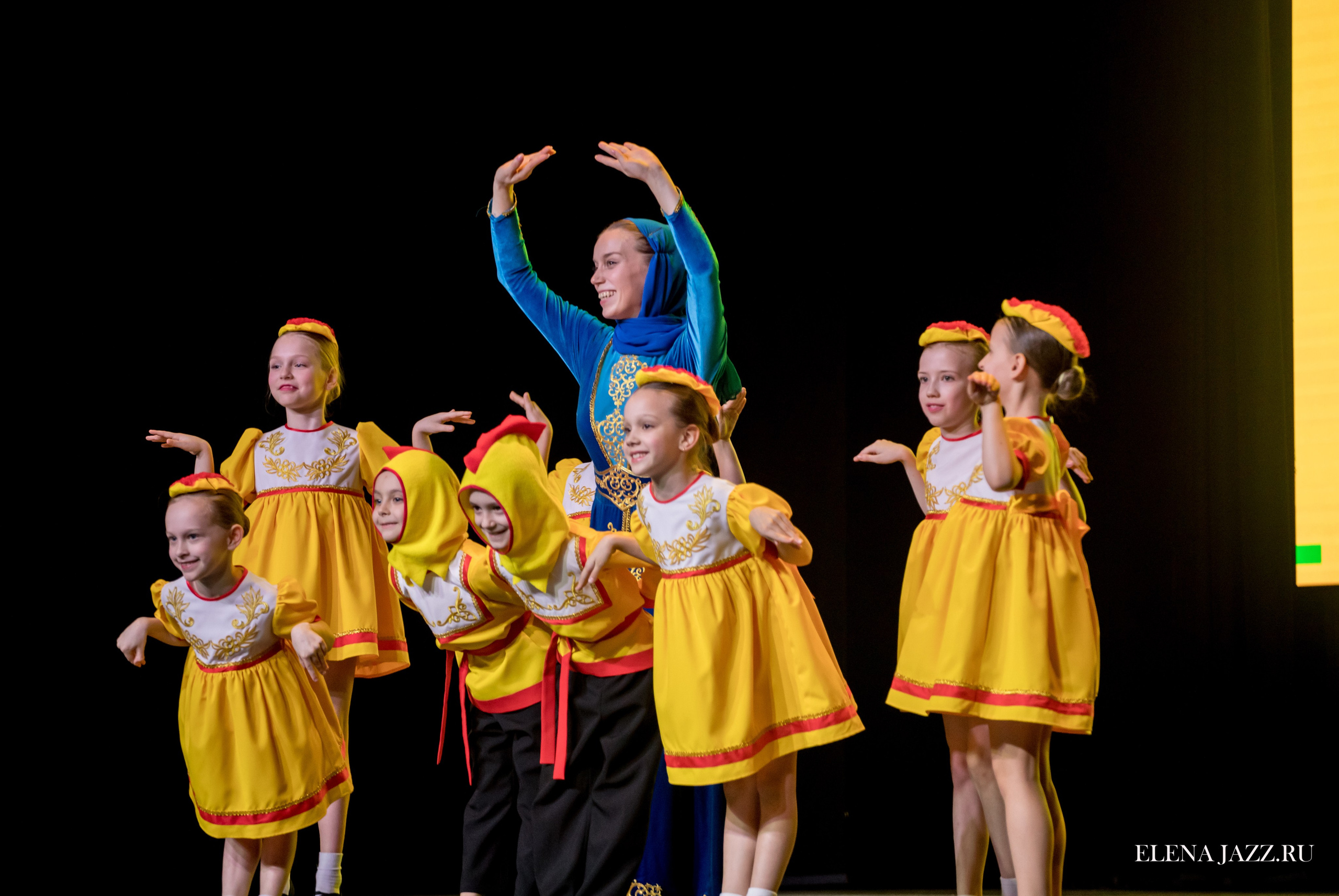 Концерт танцевального коллектива. Репортажный фотограф Елена Джаз в Москва