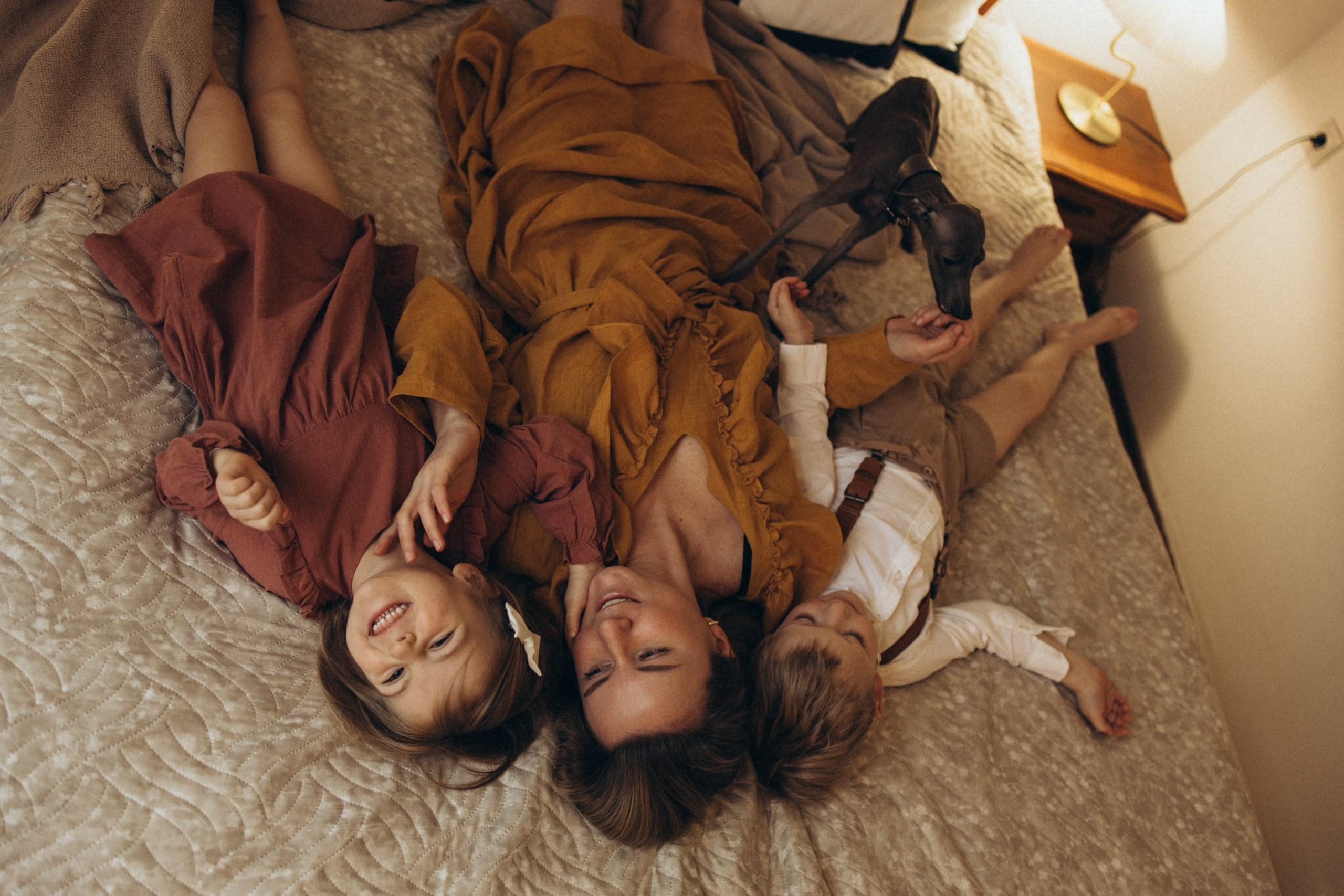 Юлия, Марк, Алиса и собачка Пикси. Семейный фотограф в Москве Ксения Аганина