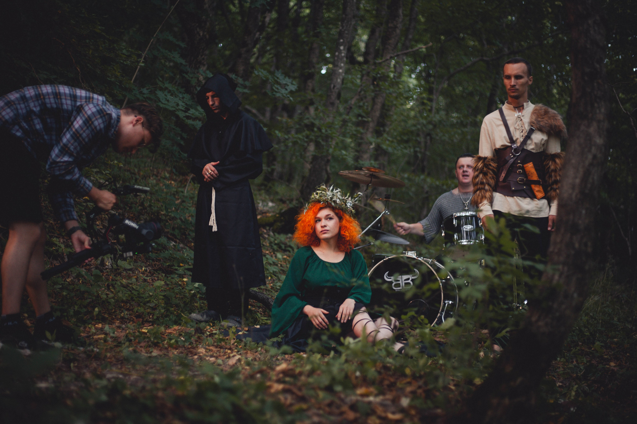 Клип. Уличный фотограф Города N