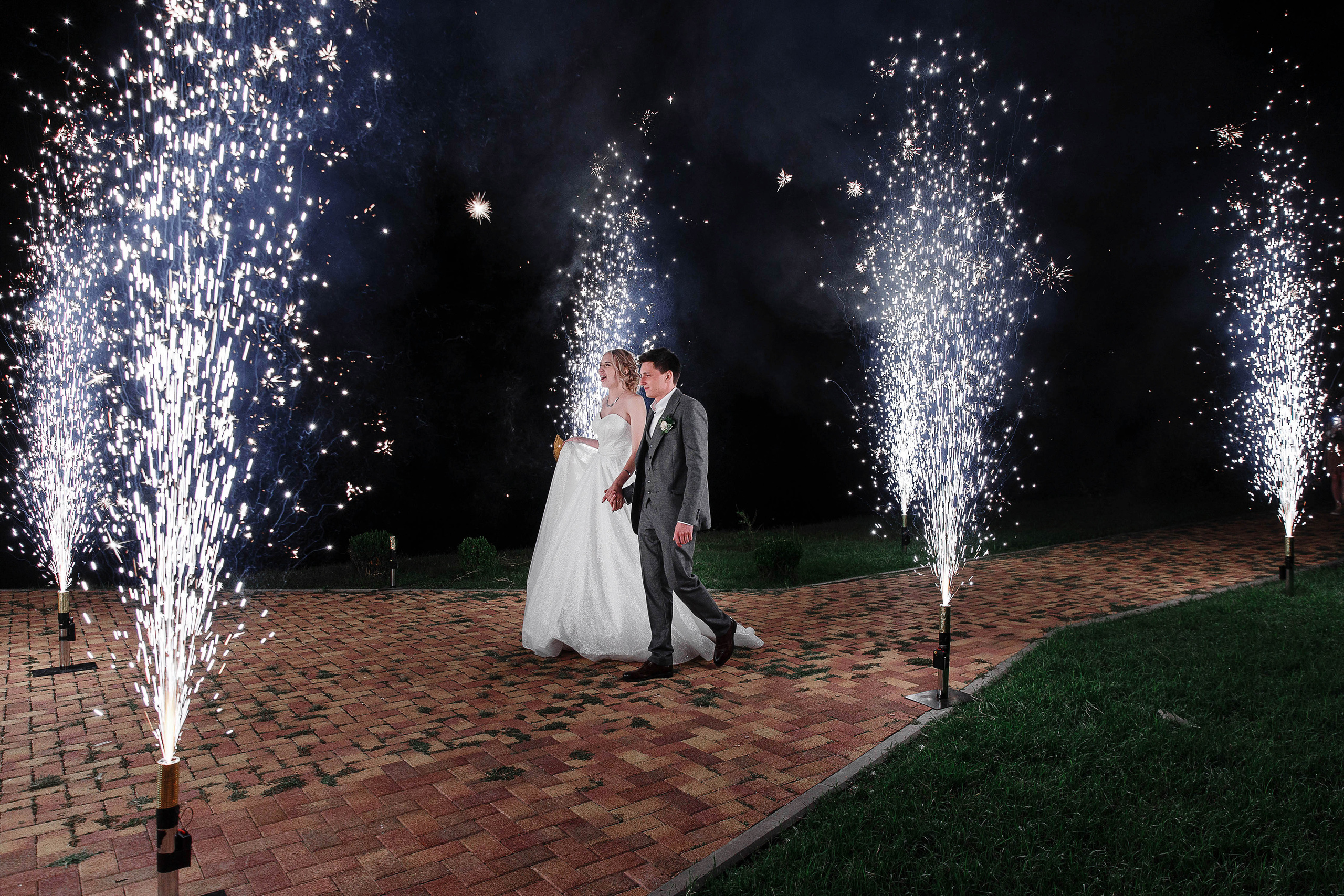 Свадебная фотосессия в ресторане Бэрэчэт г. Майкоп. Дмитрий Шевченко свадебное фото в г. Краснодар — Армавир — Лабинск