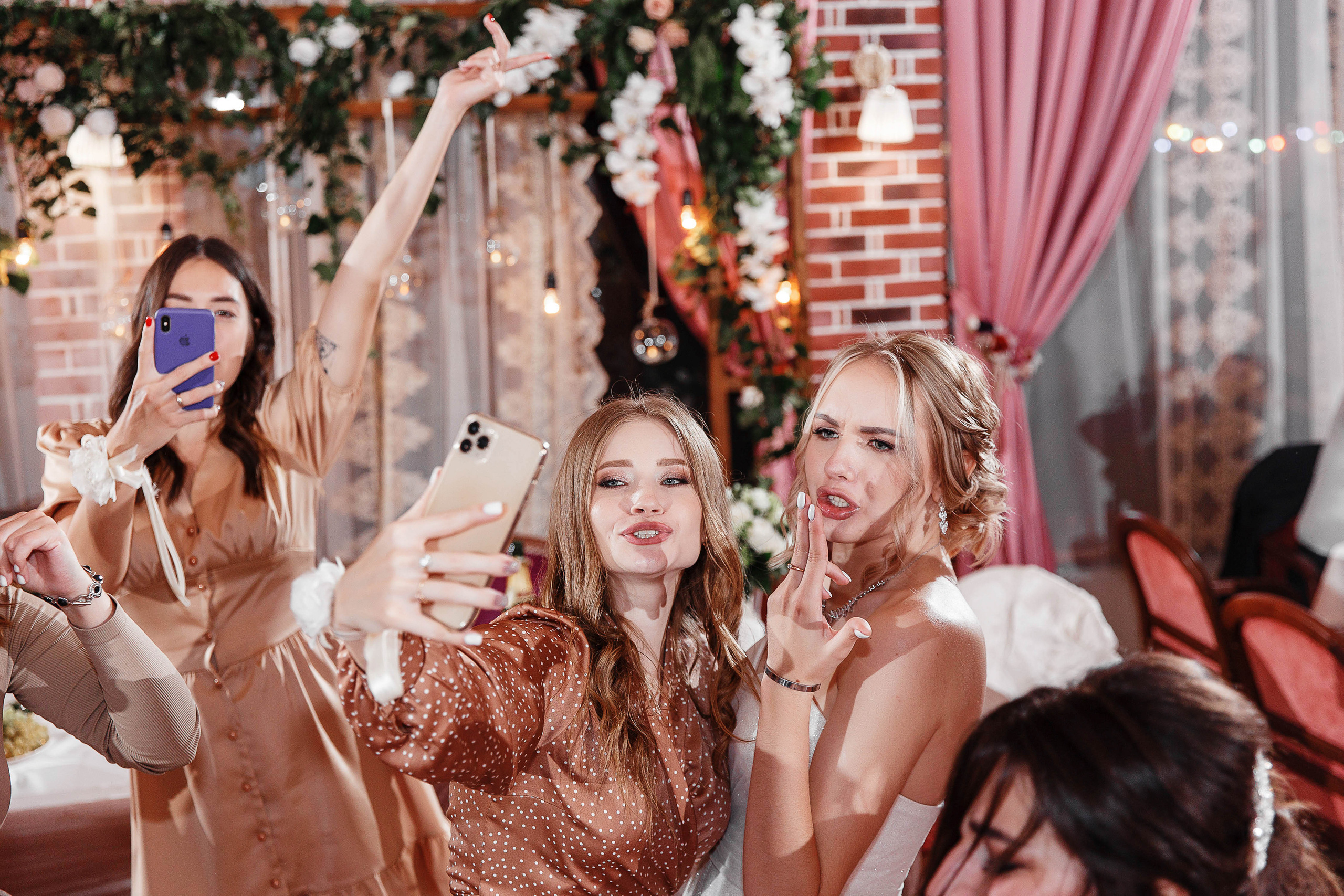 Свадебная фотосессия в ресторане Бэрэчэт г. Майкоп. Дмитрий Шевченко свадебное фото в г. Краснодар — Армавир — Лабинск