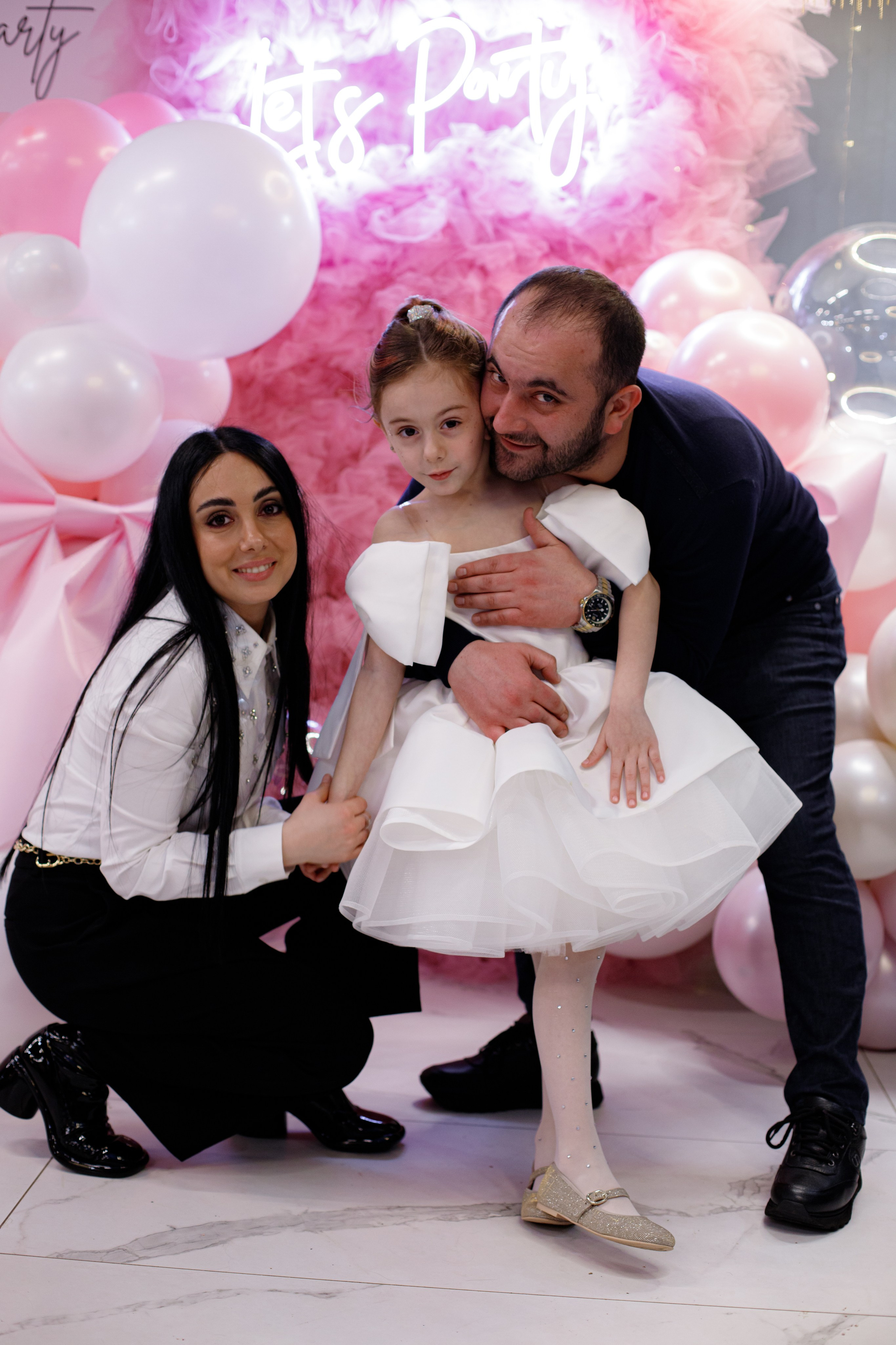 ASIA'S BIRTHDAY PARTY. Photokarish