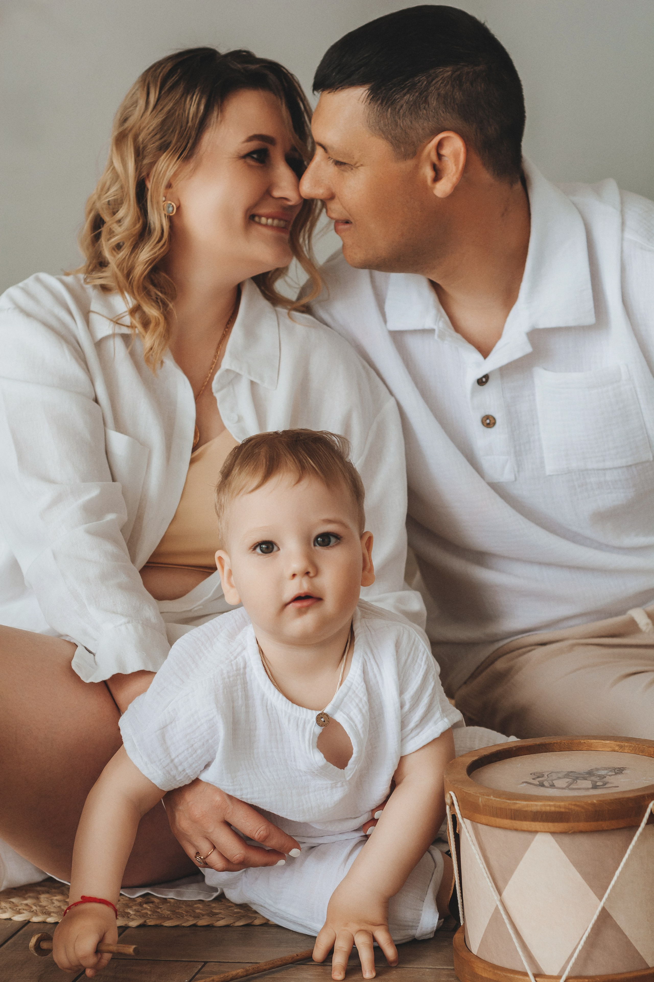 Фотосессия годика минимализм. Семейный и детский фотограф Кущ Наташа