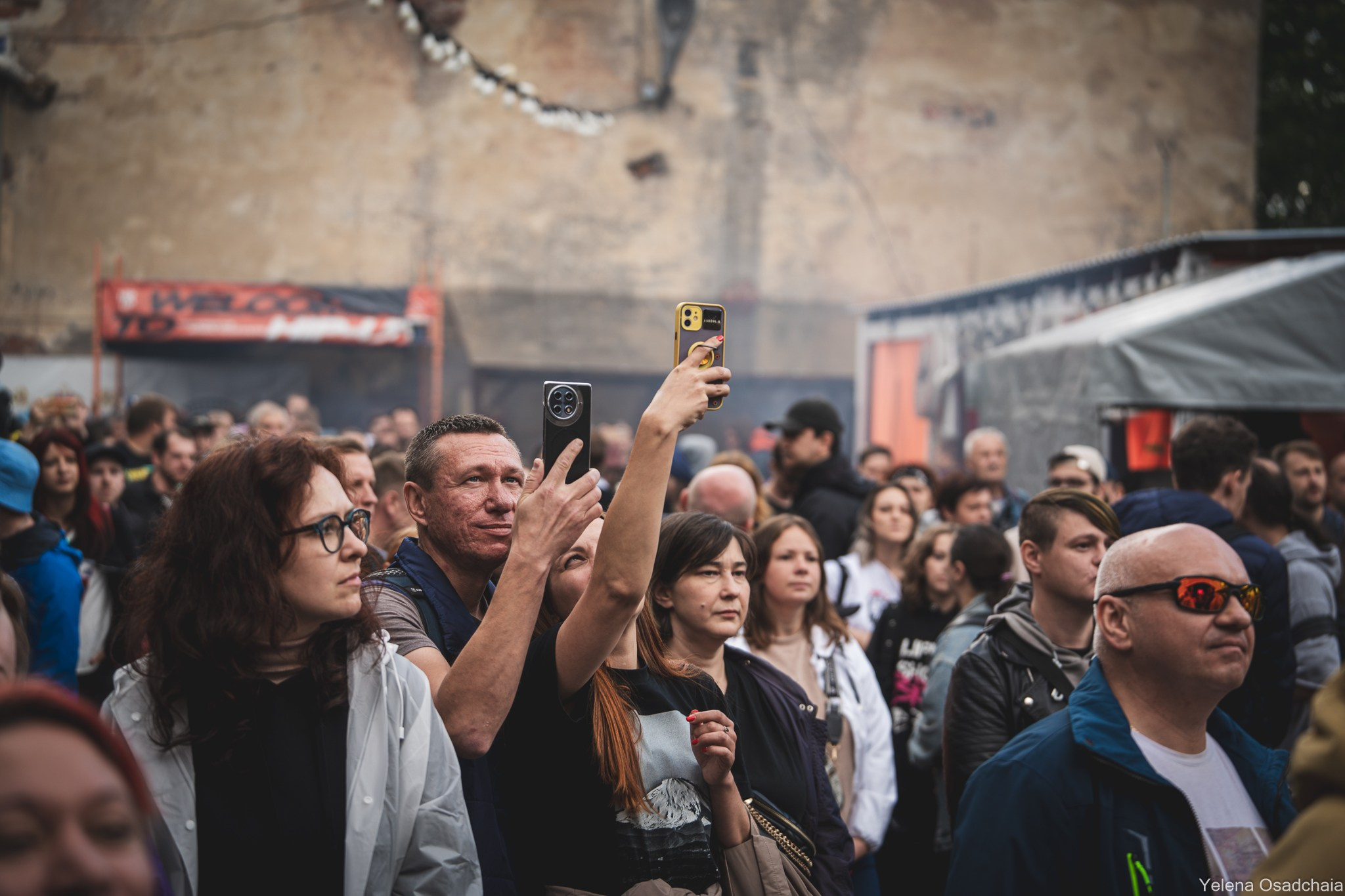 Живой 2025 — День 1. Елена Осадчая — фотографирую музыку на сцене и в жизни