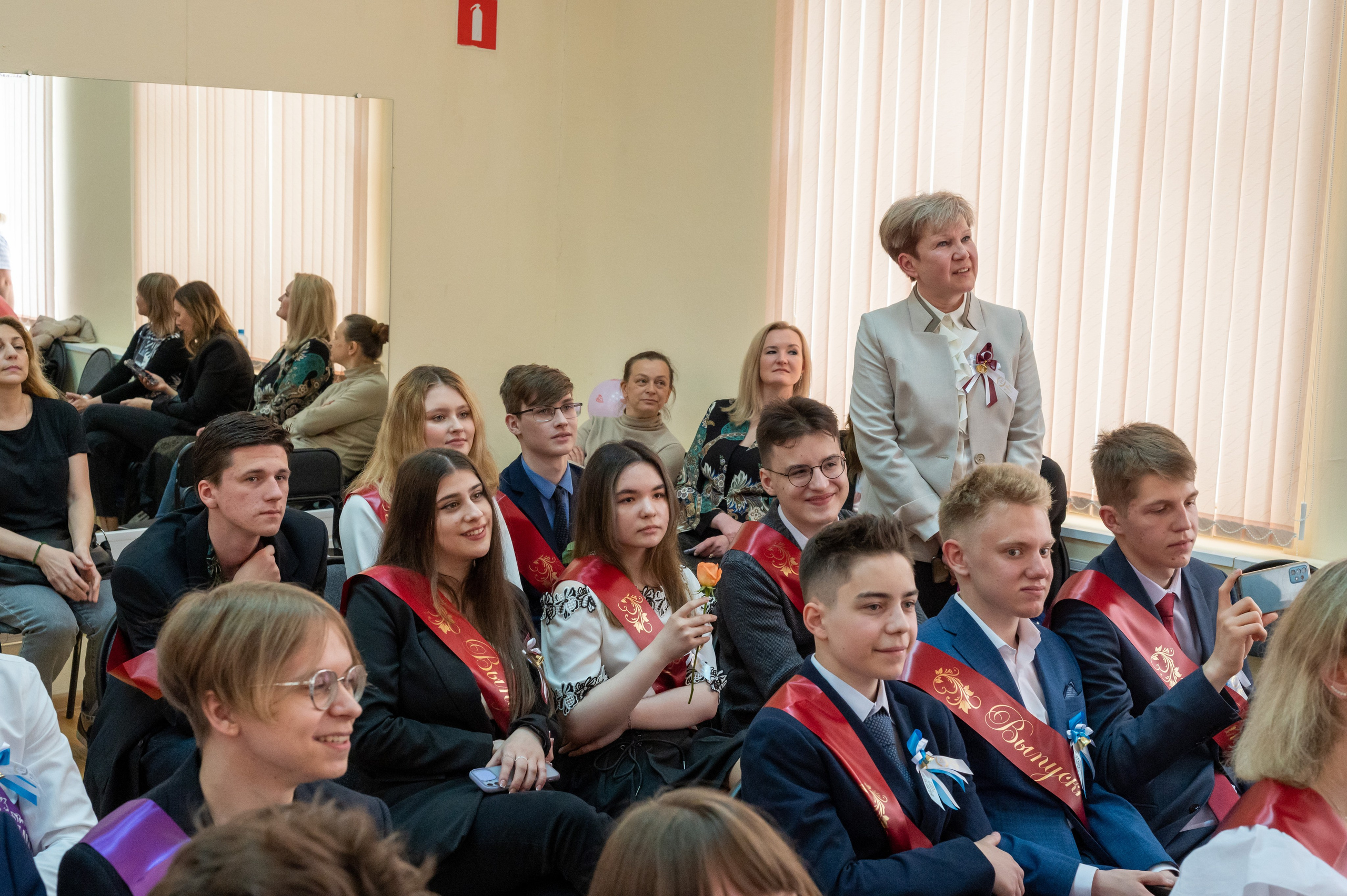 Последний звонок Школа 1412. Детский и семейный фотограф г. Москва Оксана Катаджи