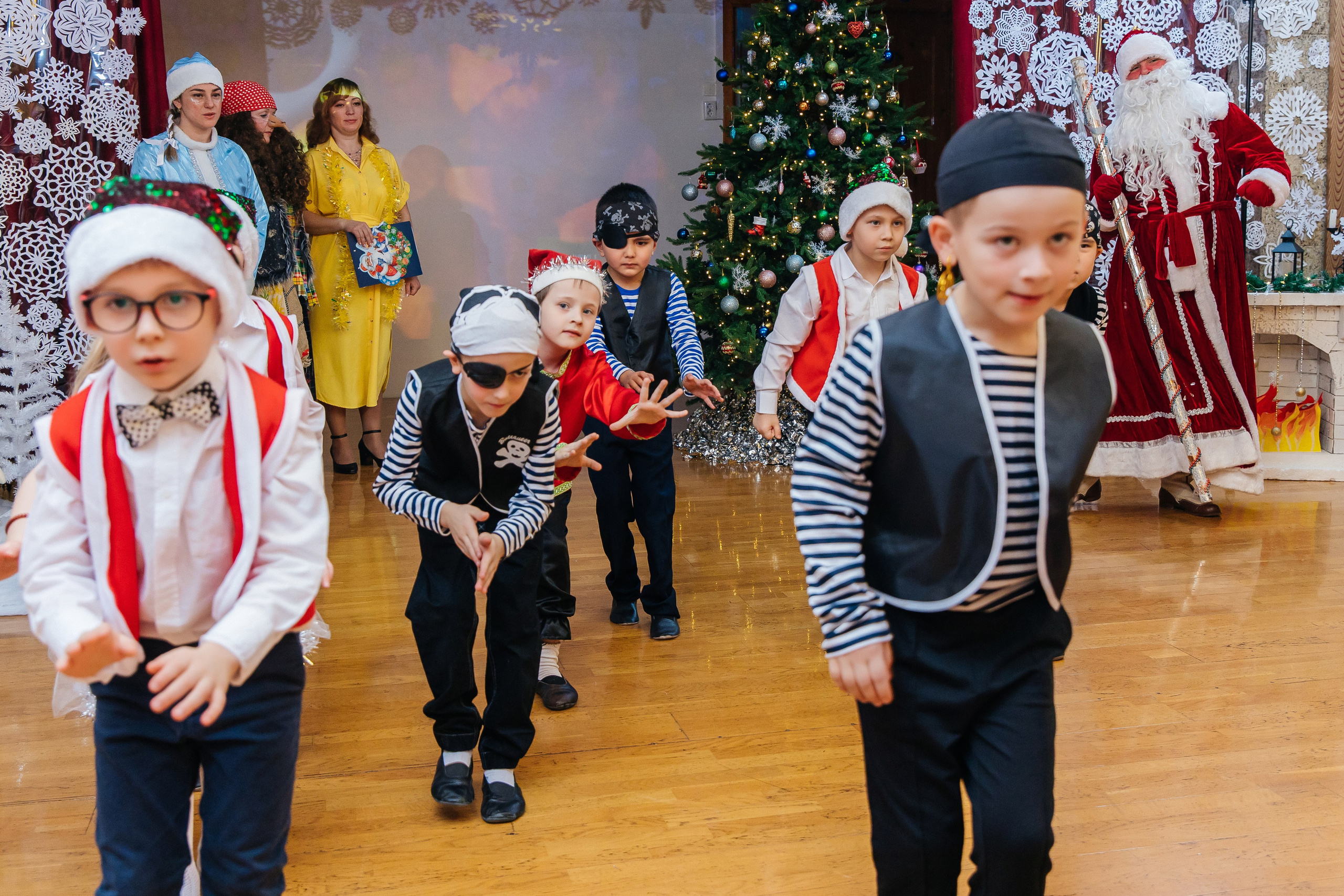 Детский сад № 93 — Утренник (20.12.2024). Свадебный и семейный фотограф Крамар Наталья