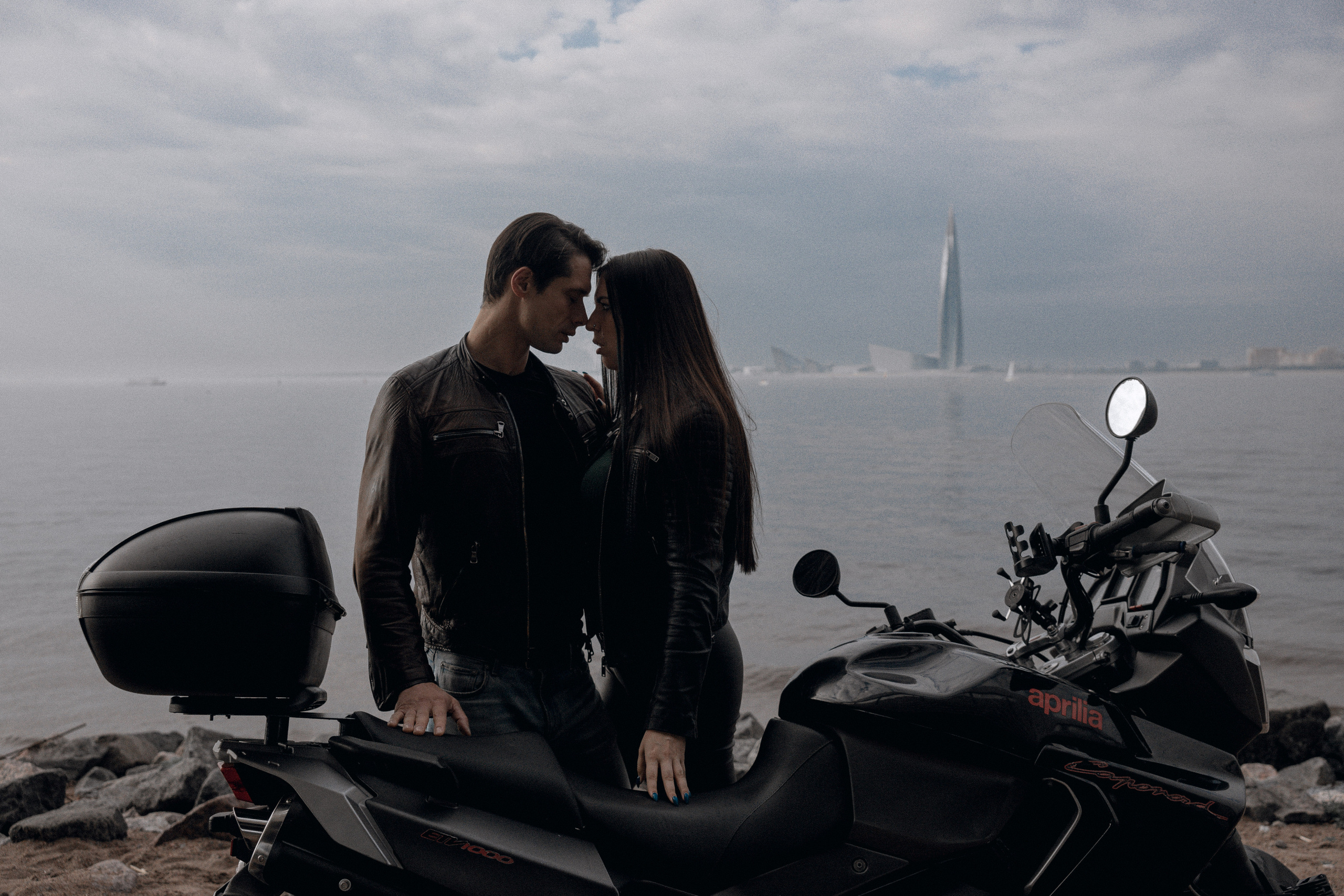 Фотопрогулка Лавстори в Санкт-Петербурге. Бренд и контентные фотосессии, портреты и лавстори в Санкт-Петербурге