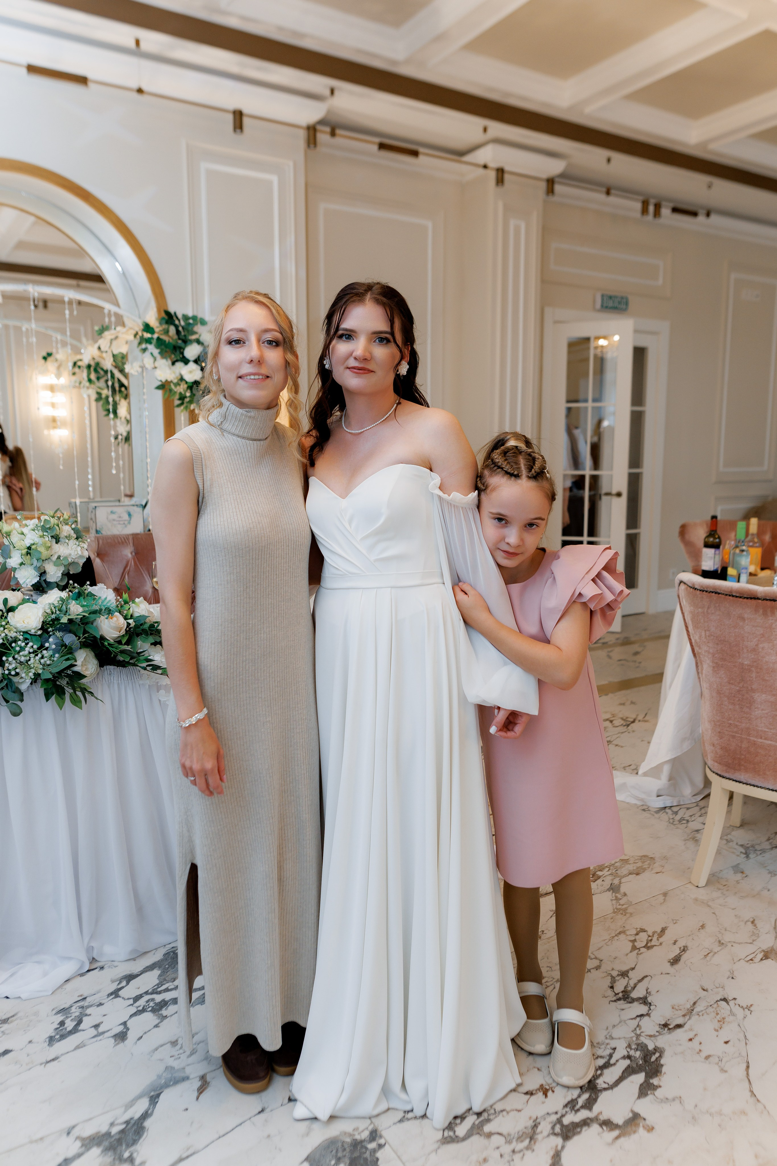 Свадебный банкет Полины и Ильи: волшебство в «Музыке и Времени». Свадебный фотограф Михаил Александров