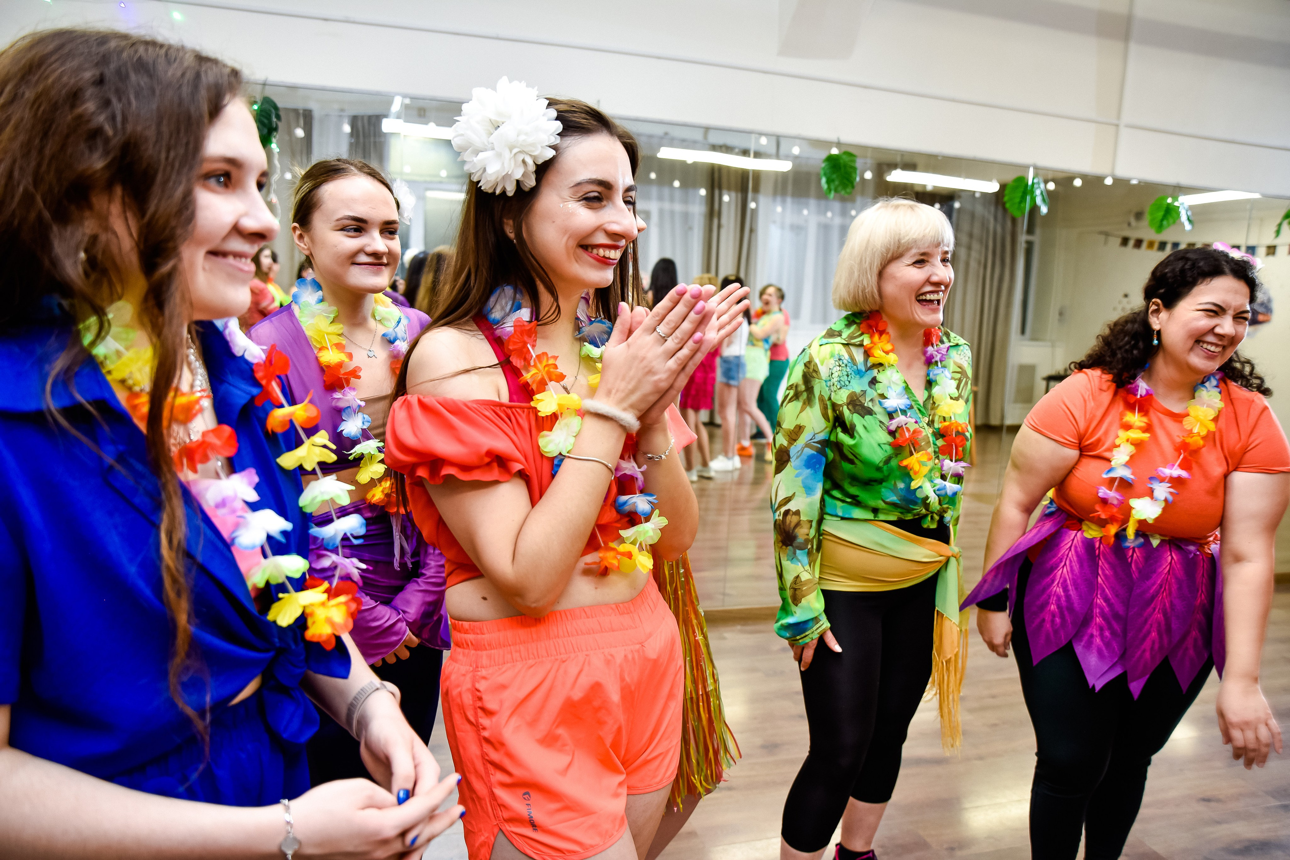 НОВОГОДНЯЯ ГАВАЙСКАЯ ТАНЦЕВАЛЬНАЯ ФИТНЕС- ВЕЧЕРИНКА