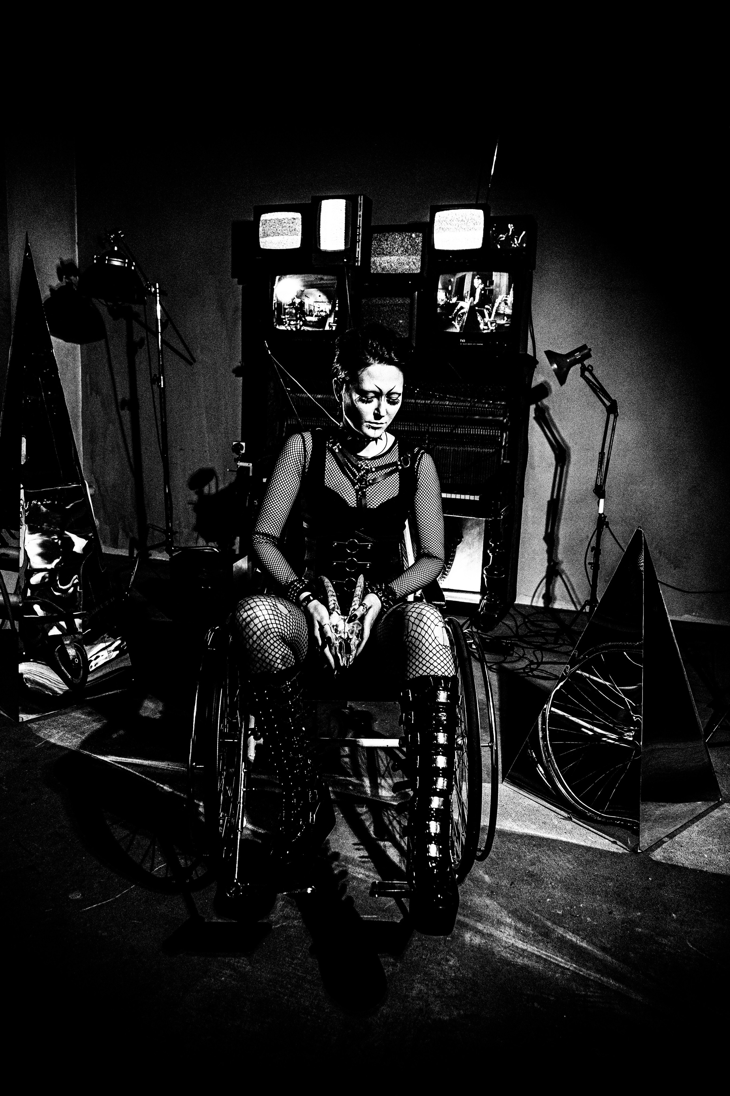 Киберготика. Черно-белый фотограф Дмитрий Пчелкин