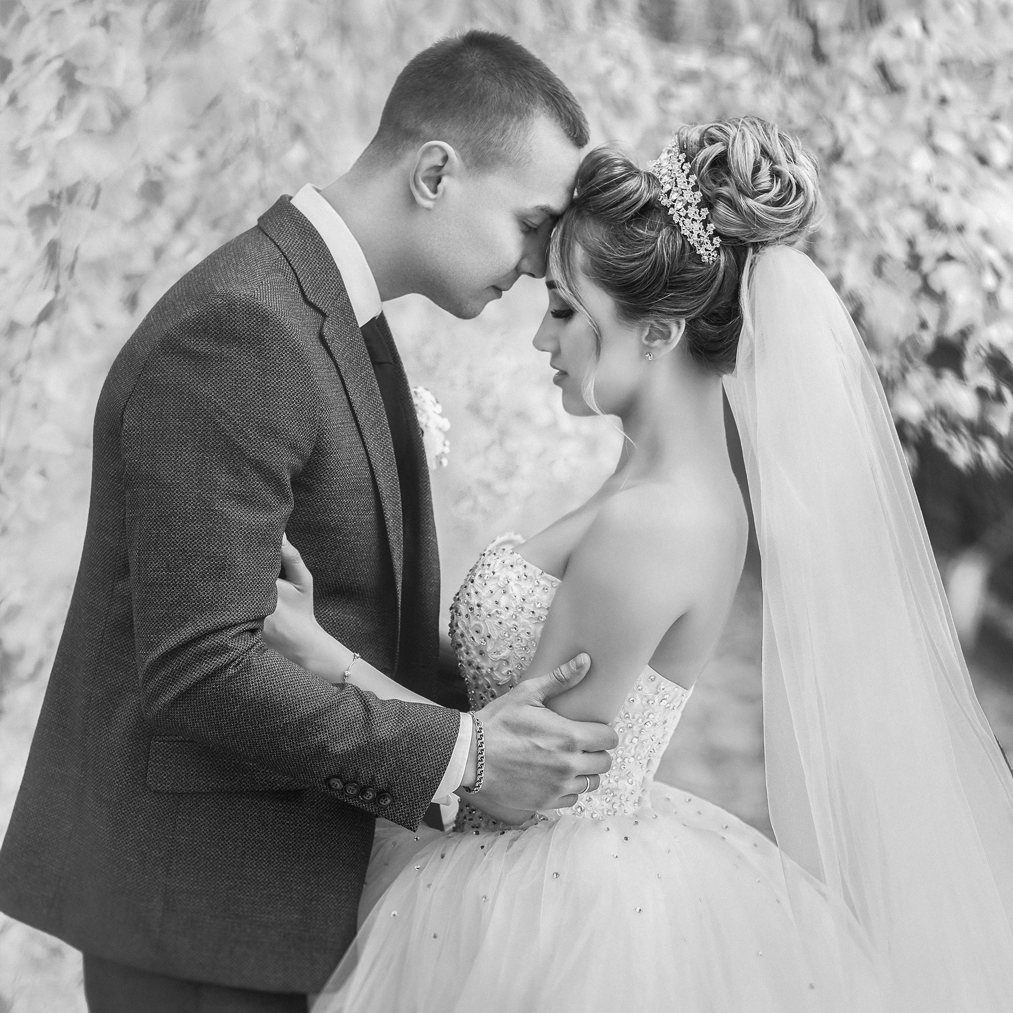 Свадебная Фотосессия в г. казани | Фотограф на Свадьбу в г. Казани Фотограф Садег Азарми тел. +79172288430 ✔ Сборы невесты и жениха✔ Утро невесты (детали, эмоции, подготовка)✔ Репортажная съёмка ЗАГСа и выездной регистрации✔ Свадебная прогулка✔ Фотосъёмка банкета и вечеринки✔ Креативные и тематические свадьбы✔ Свадьба на природе (лайфстайл)✔ Девичники и мальчишники