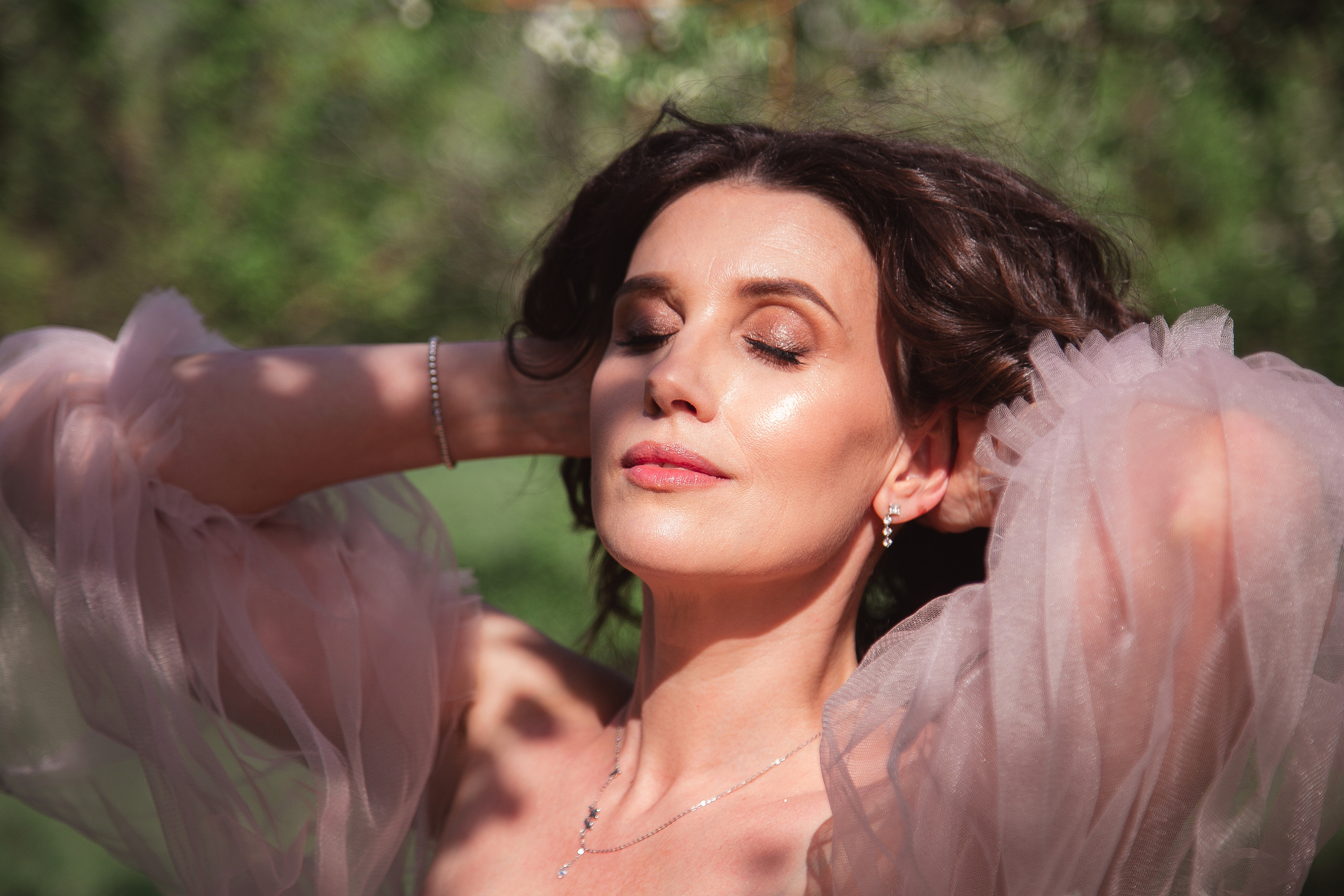 Эльвира «Пробуждение» в весеннем цветении. Женский фотограф и фототерапевт в Алмате Камиля Сабитова