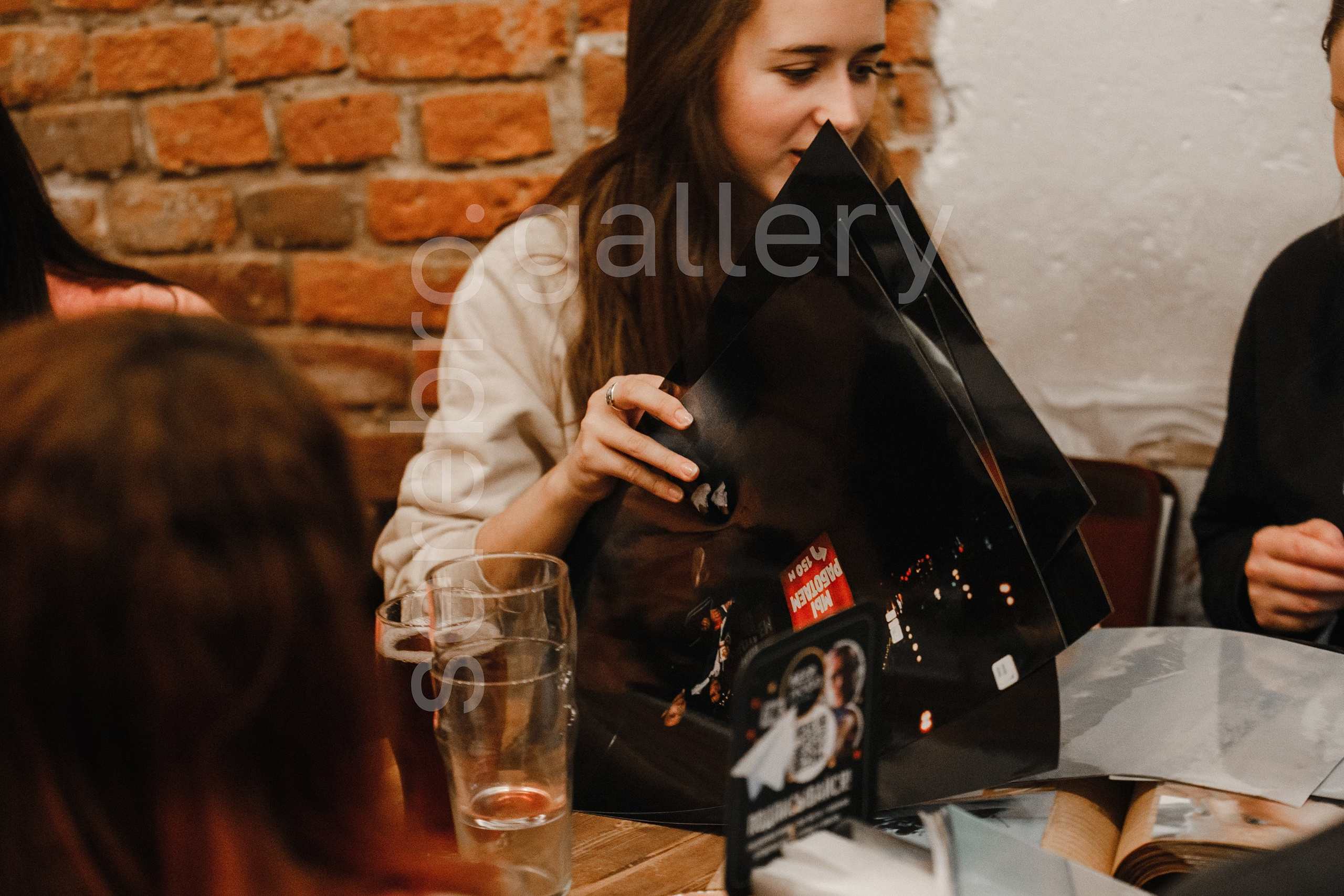 09.10.2022 // Альбомная встреча. Фотовыставки serebro.gallery, в которых автором можешь стать ты! | Москва