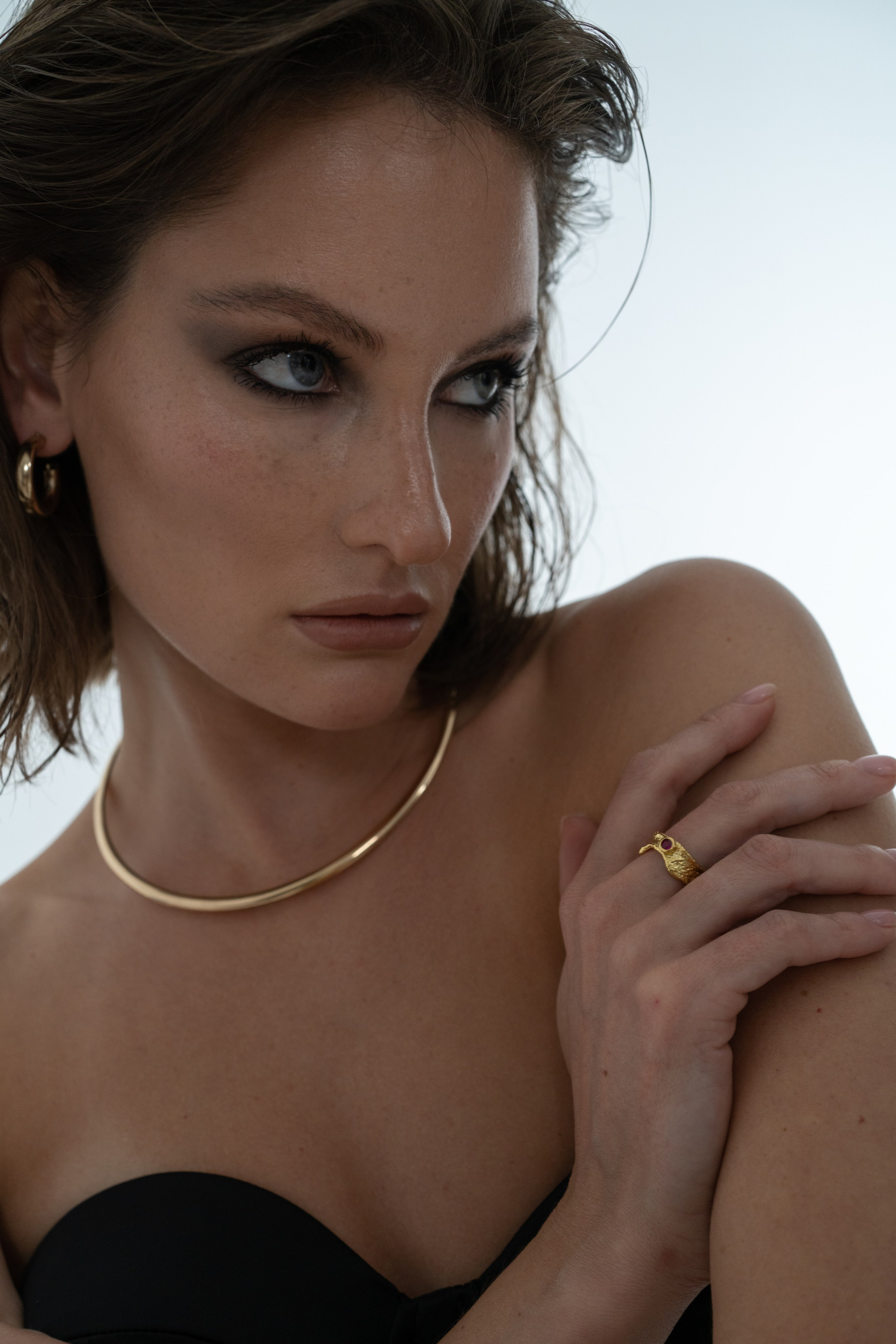 BEFORE / AFTER. RETOUCHER / Beauty / Product / Fashion / Commercial