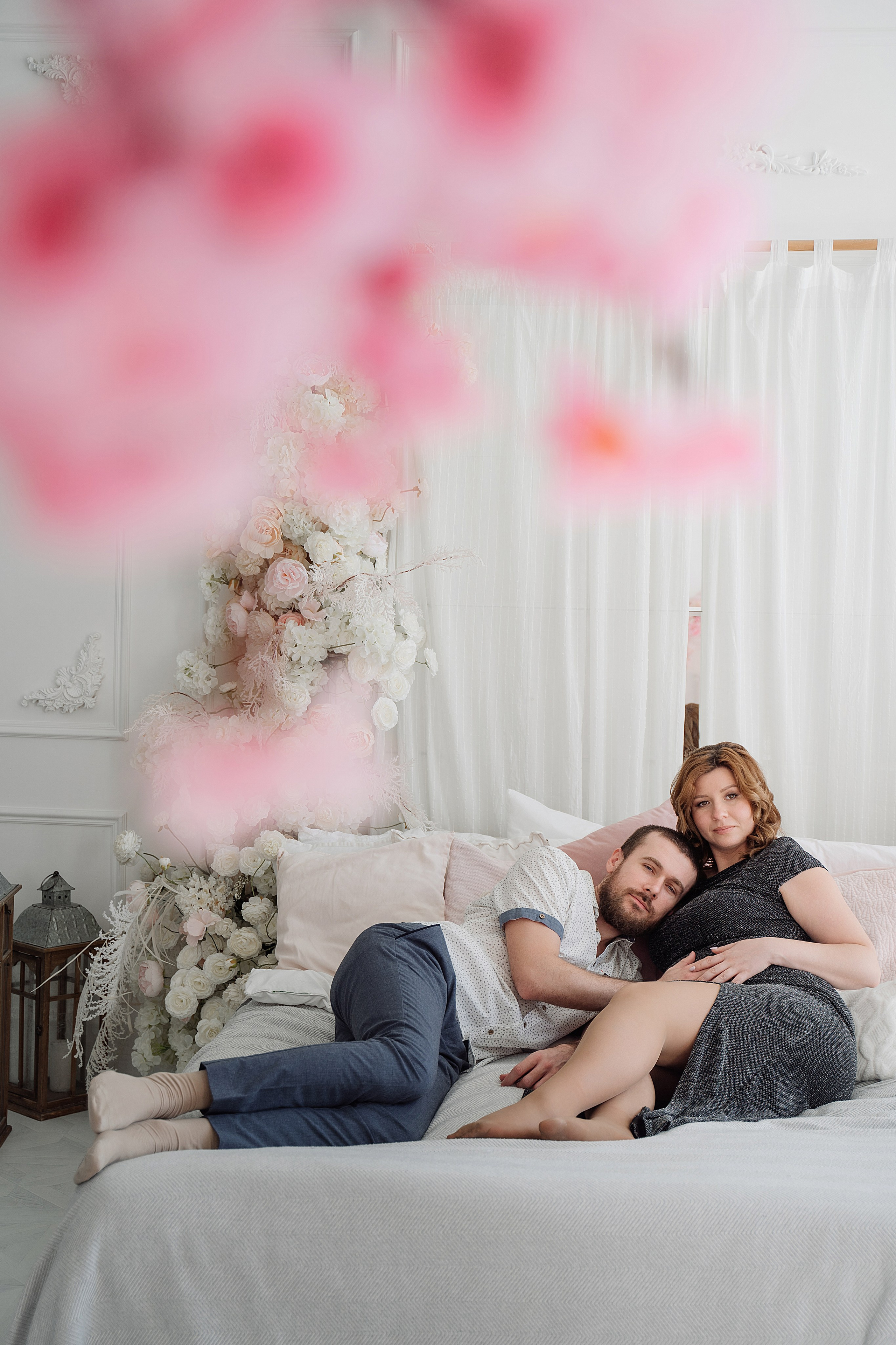 Беременная съемка в студии. Свадебный фотограф