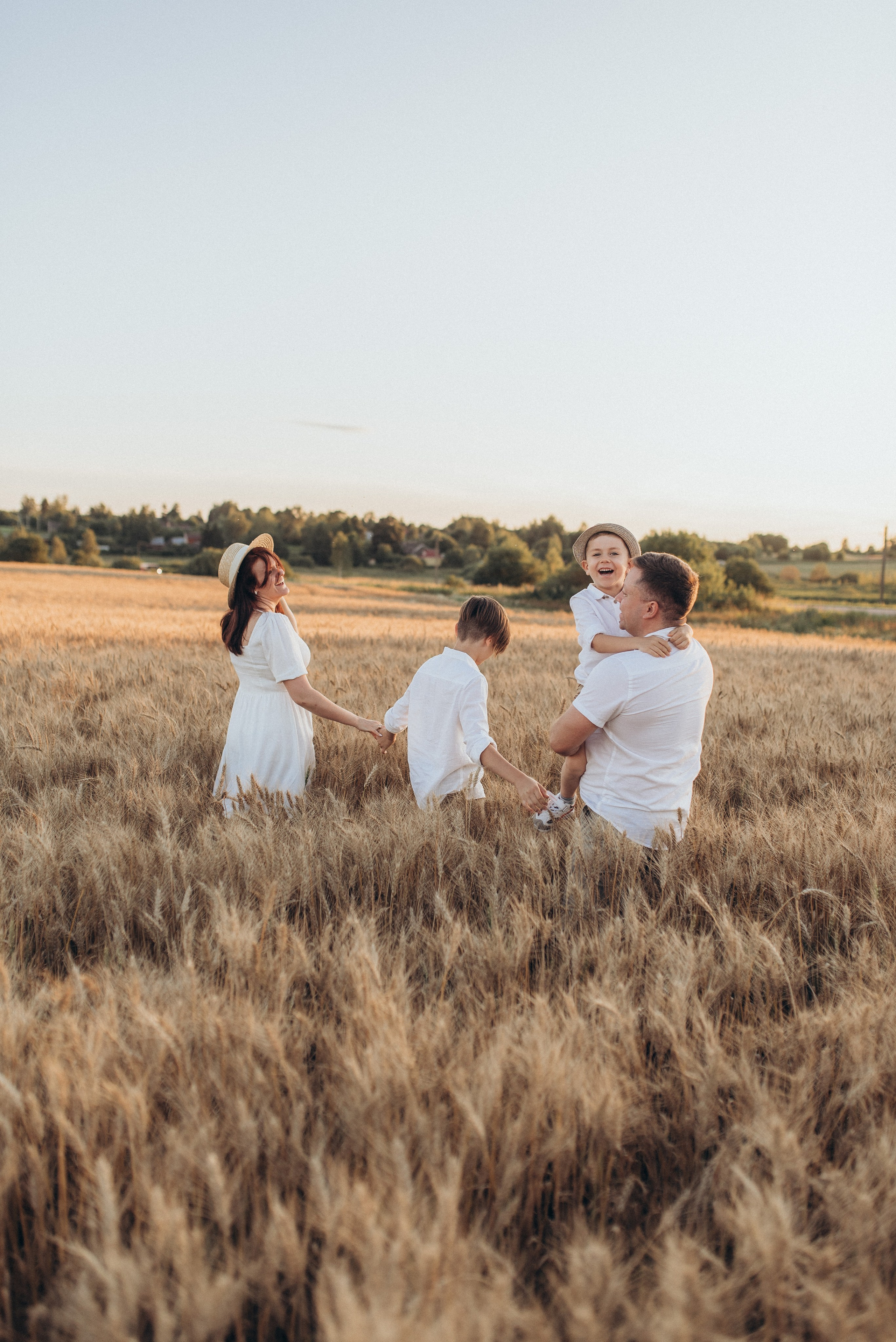 Семейная летняя прогулка. Семейный фотограф в Москве Екатерина Север
