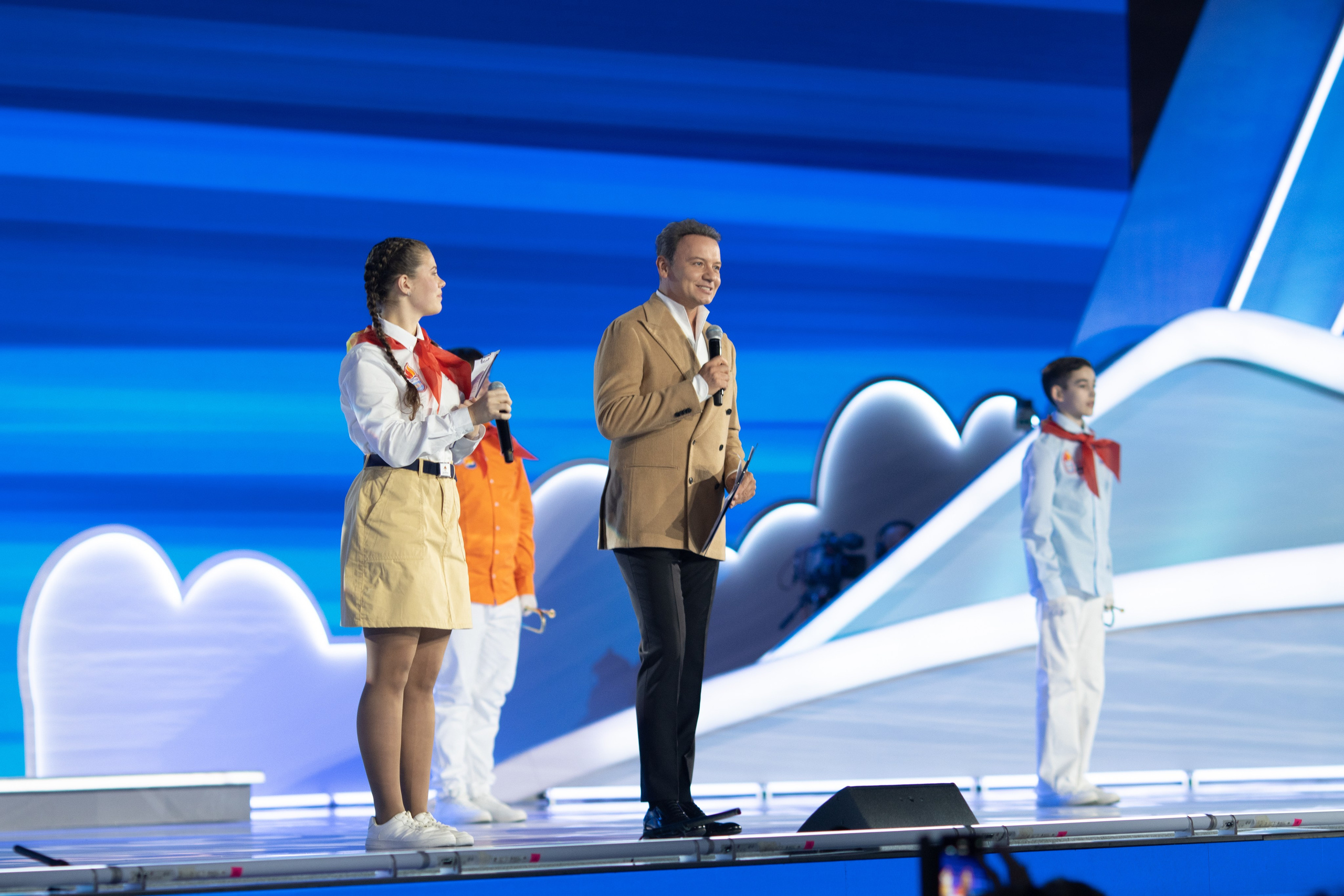 Александр Олешко в объективе камеры фотографа Александра Замятина на мероприятии, посвященном 100-летию Артека в Москве.