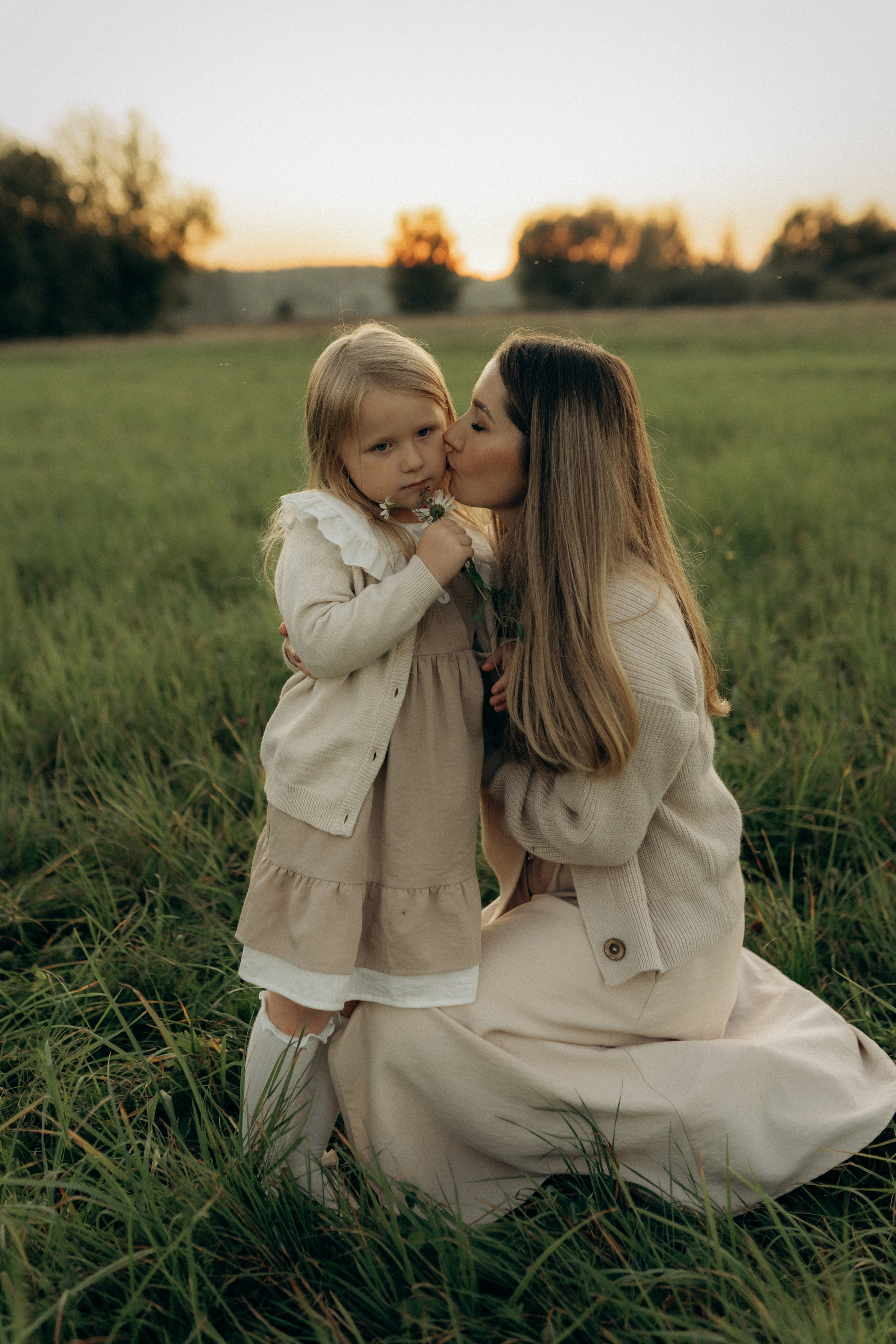 Летний вечер в поле. Семейный lifestyle фотограф в Москве Рената Рафикова