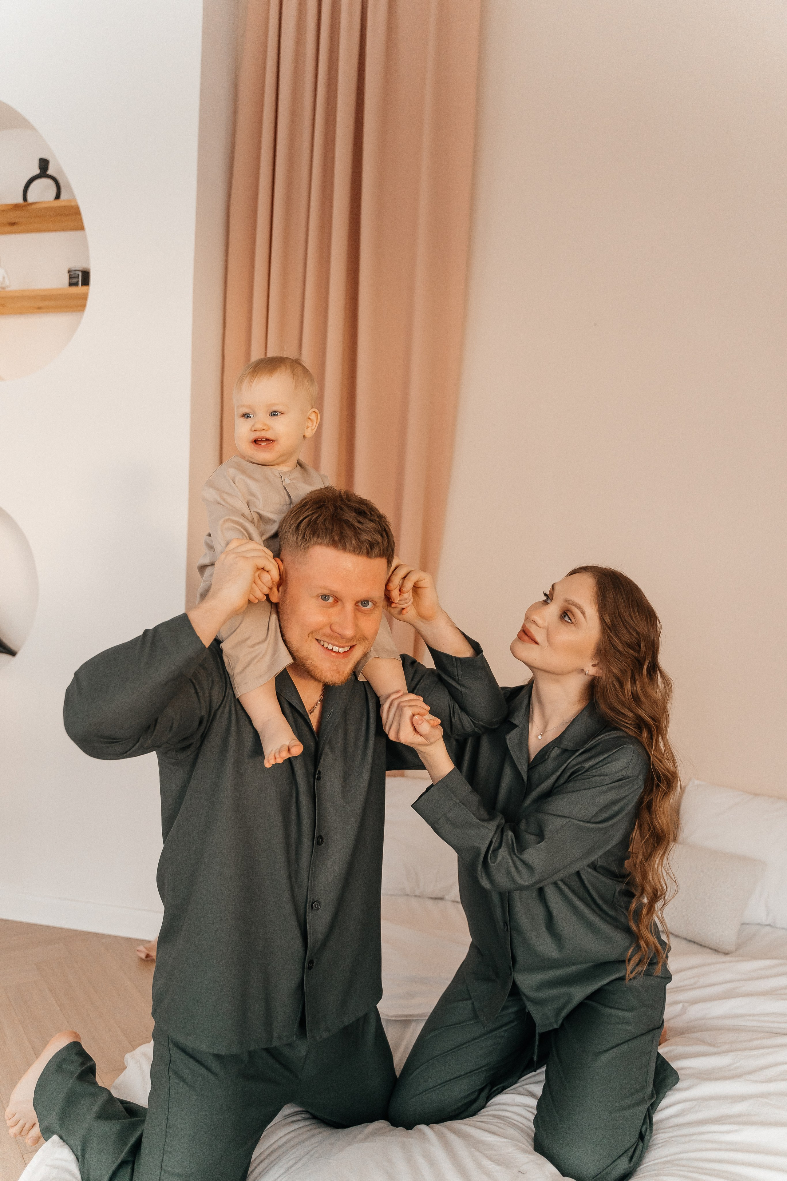 Илья, Таня и Мирон. Волик Мария