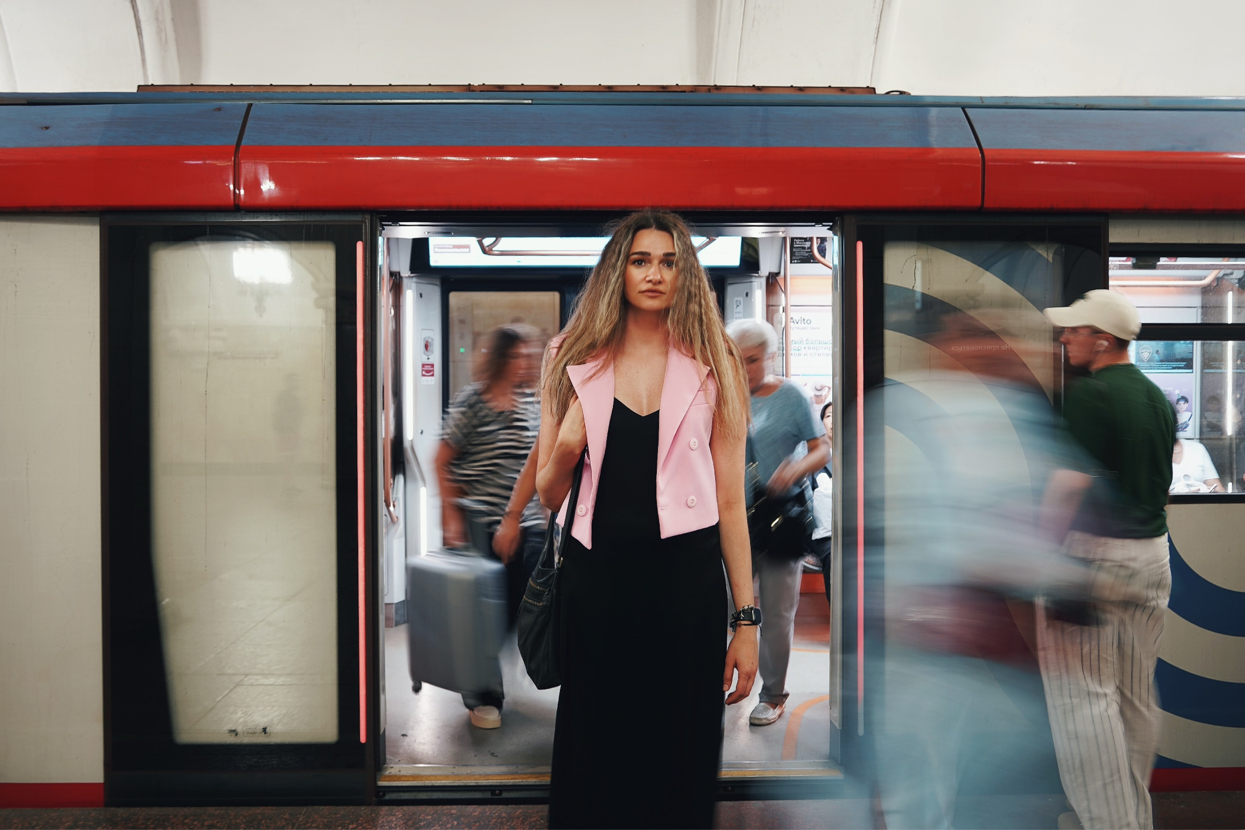 Анна в Московском метро. Событийный фотограф Анна Курникова