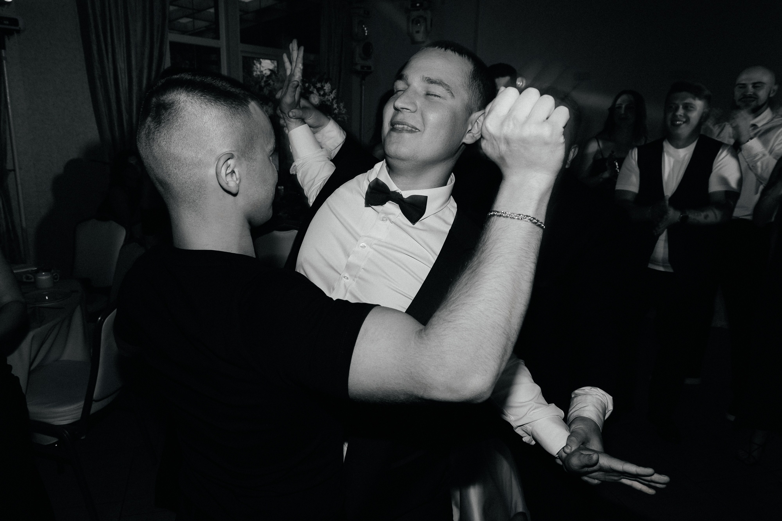 Свадебная фотосессия Анастасии и Игоря в Усадьбе Легенда. Свадебный фотограф в Минске/Беларуси Сергей Спиридонов