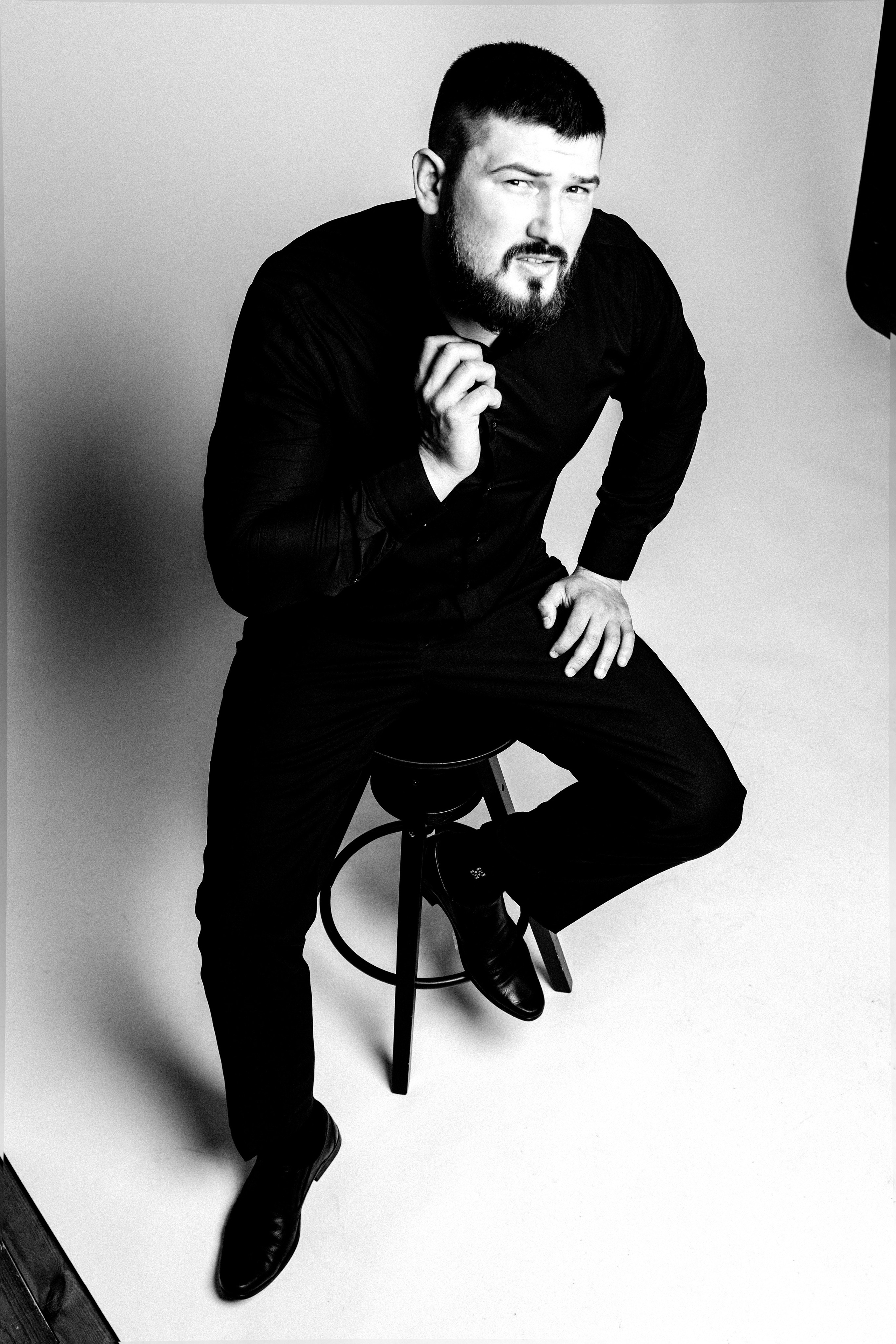 Мужская фотосессия в студии и на улице, подберем образ. Фотограф Алла Быкова