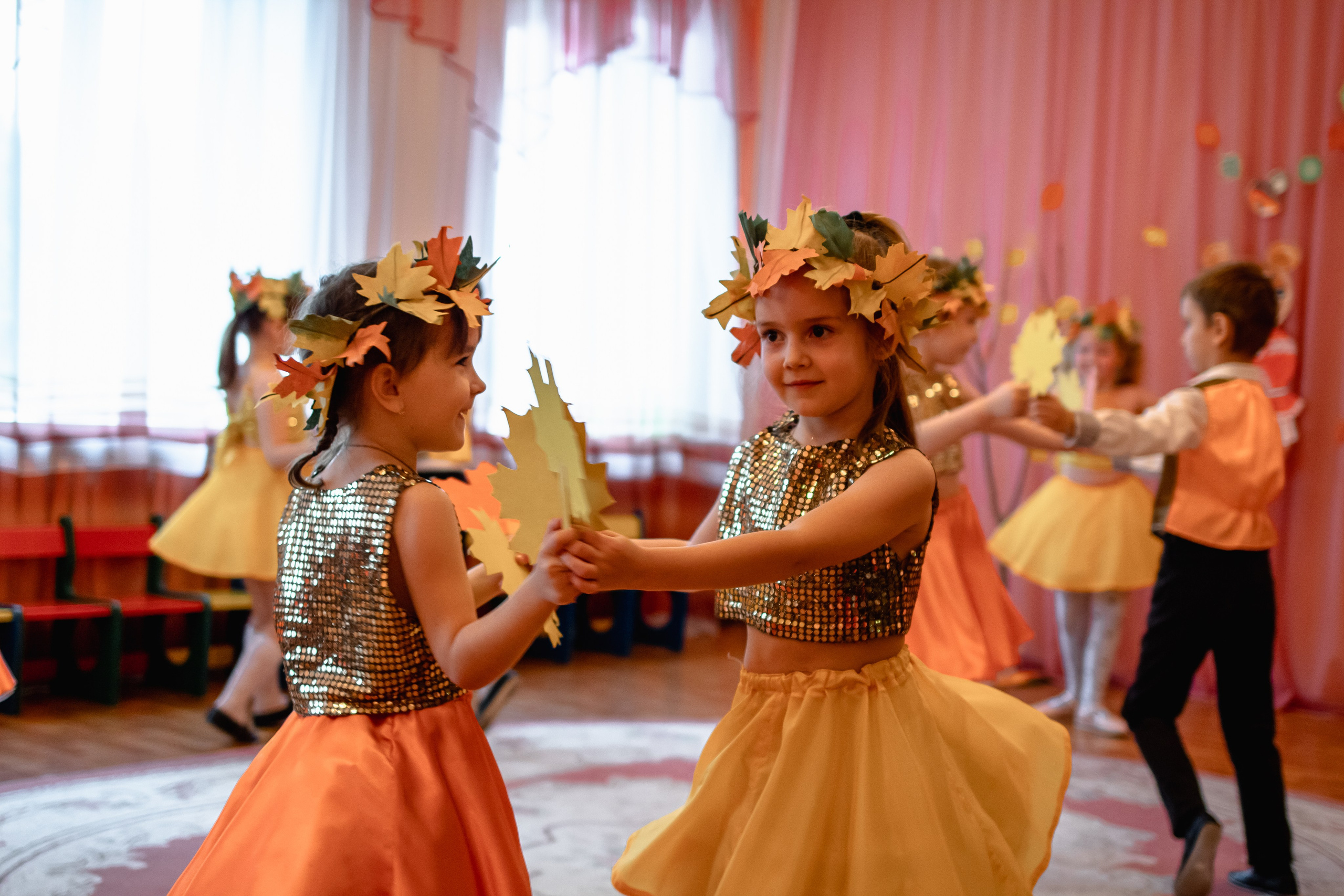 Осенний праздник в детском саду. Маргарита. Семейный фотограф в Минске Приболовец Светлана