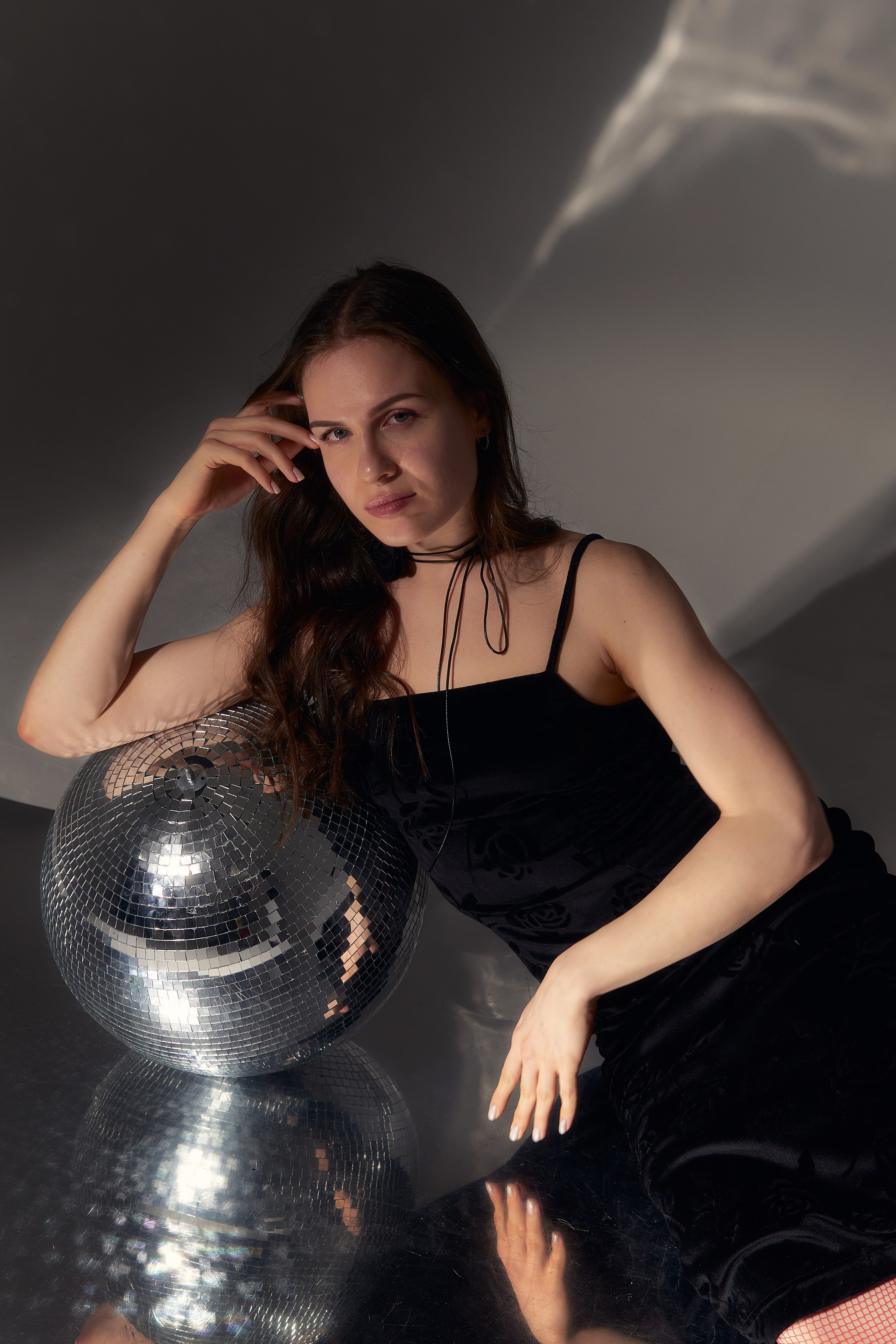 Нежная новогодняя фотосессия с диско-шаром в студии. Фотограф Наталья Воронина Москва