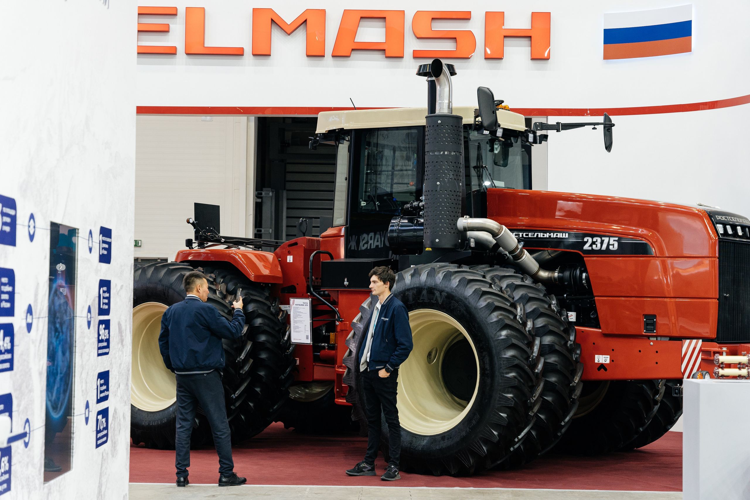 Innoprom Astana 2024. Репортажный фотограф в Астане — Диана Калтаева, портретный фотограф