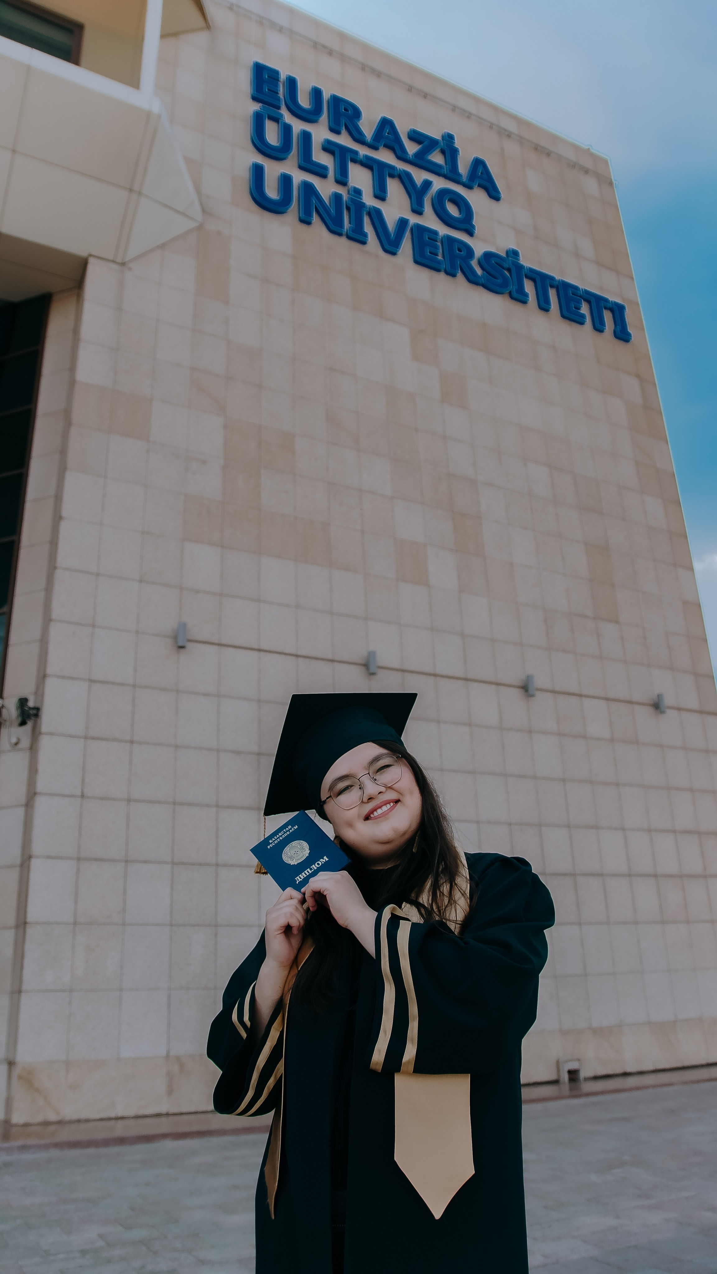 Выручение диплома ЕНУ. Уличный и студийный фотограф в Астане Ержанов Нурасыл