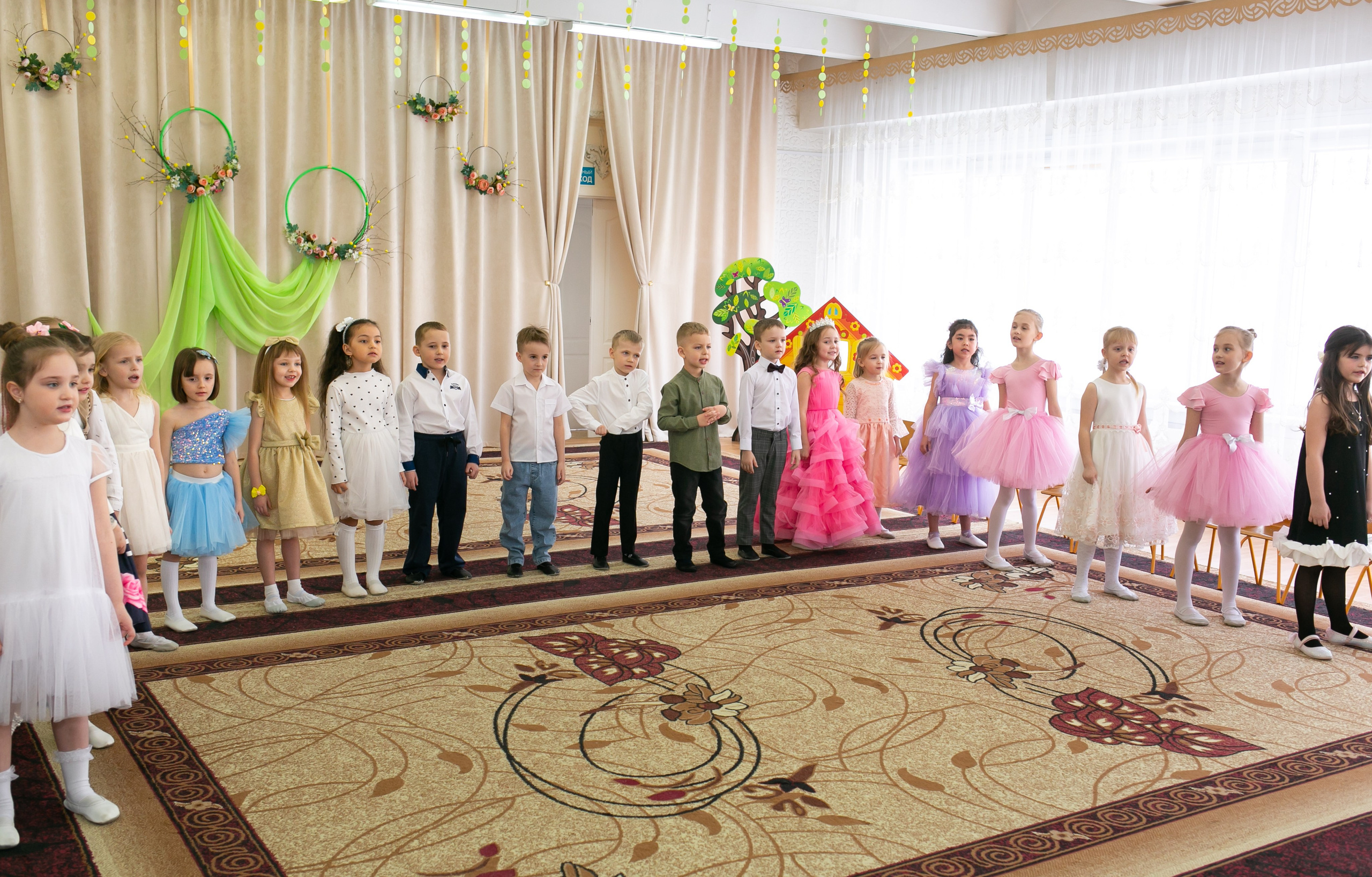 Выпускные и Утренники. Фотограф новорожденных и семейный фотограф НСО г. Бердск Марина Львова