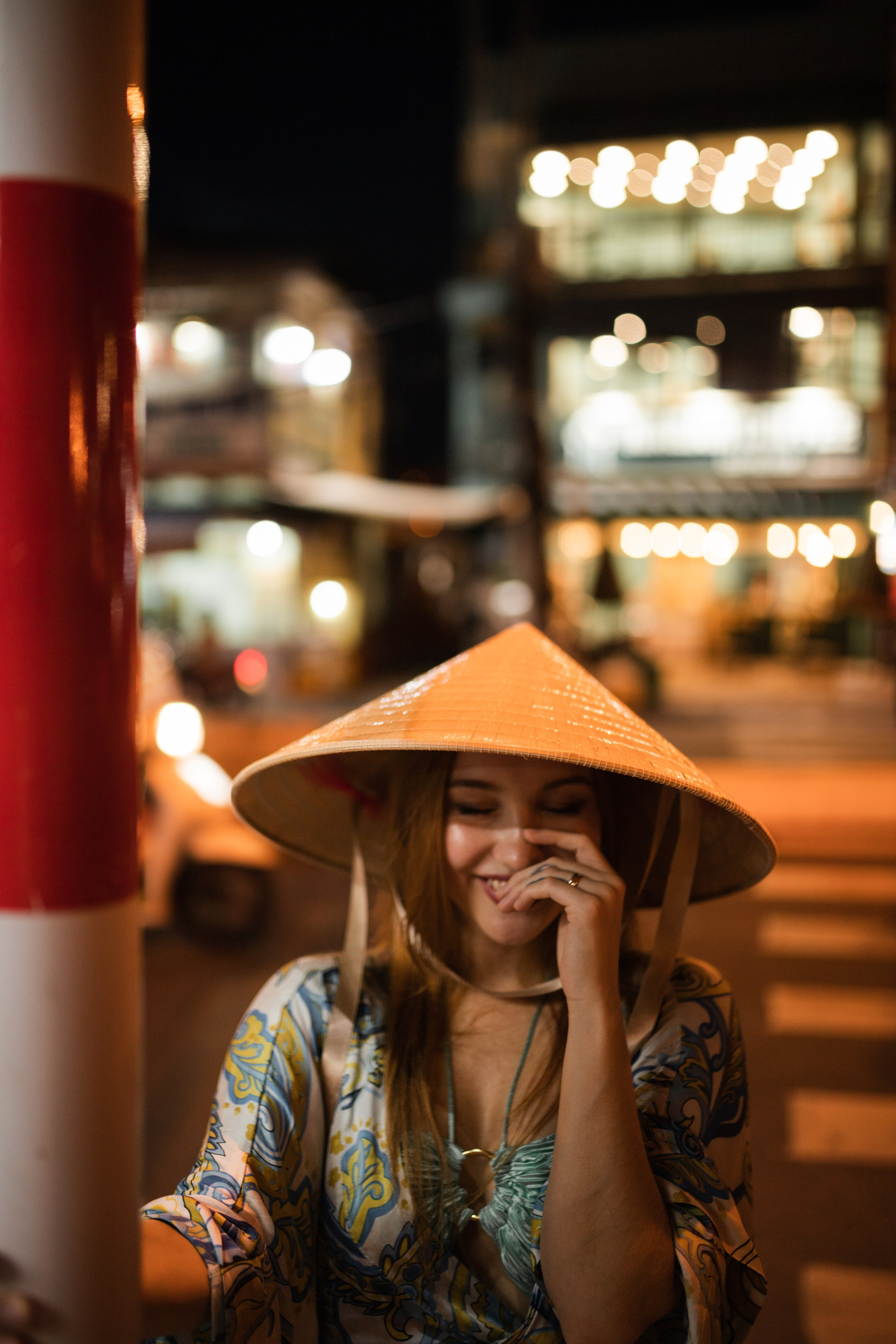 Елизавета на улицах Вьетнама. Главная