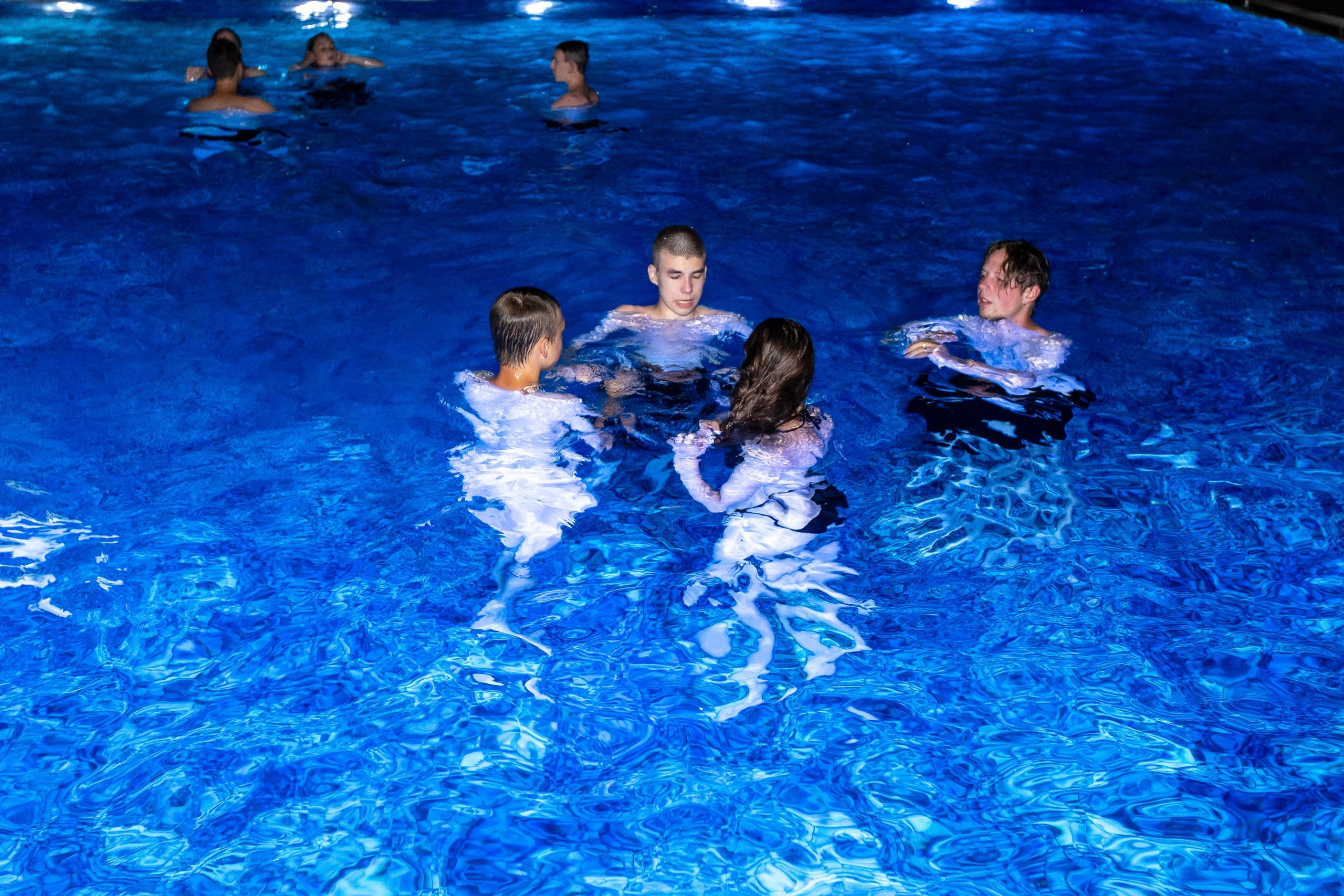 Вручение аттестата и выпускной вечер. Выпускные альбомы Майкоп, Краснодар Елена Золотарева