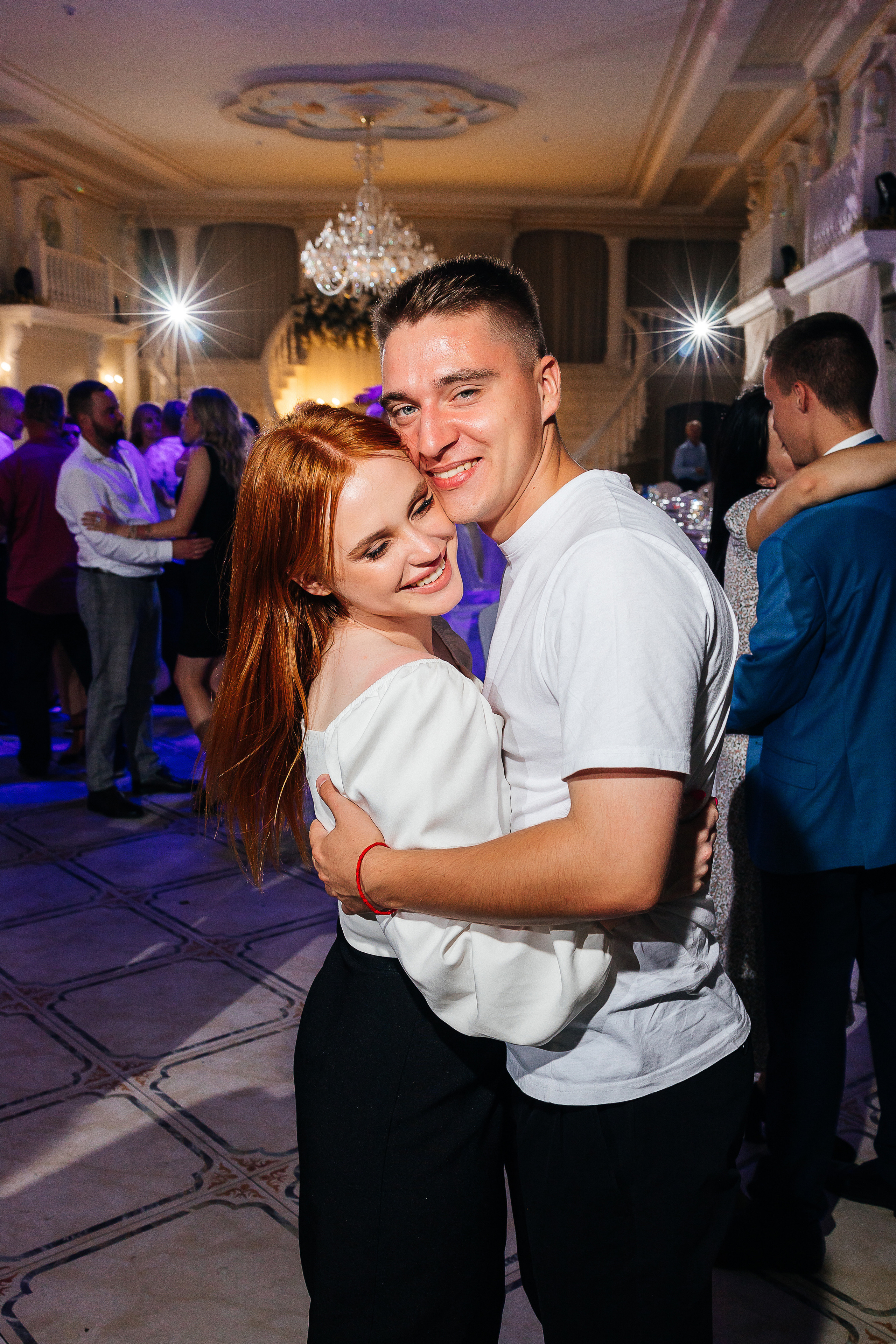 Невероятное появление невесты на свадебном ужине. Олег Сверчков | Свадебный фотограф Вологда