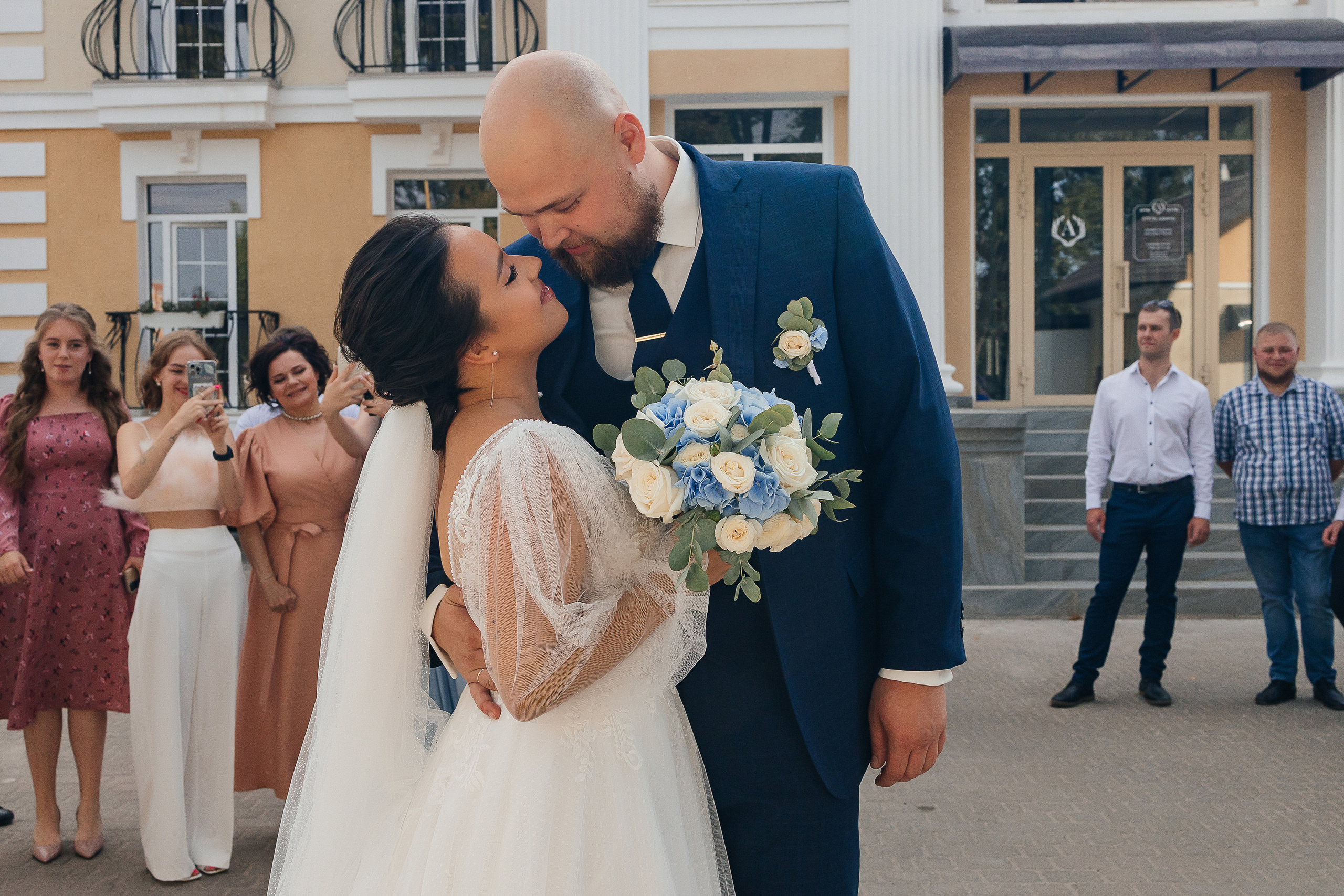 Невероятное появление невесты на свадебном ужине. Олег Сверчков | Свадебный фотограф Вологда