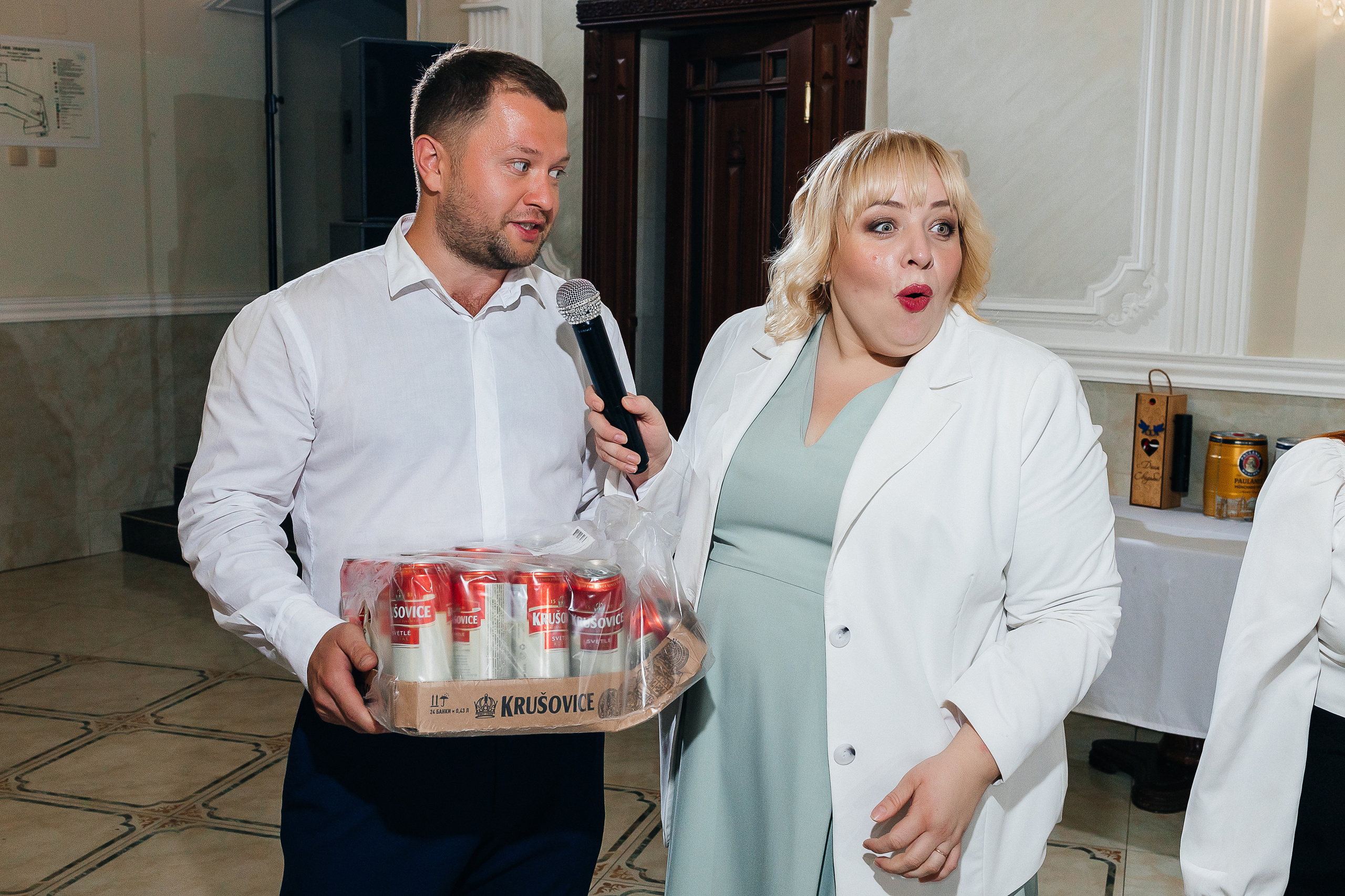 Невероятное появление невесты на свадебном ужине. Олег Сверчков | Свадебный фотограф Вологда