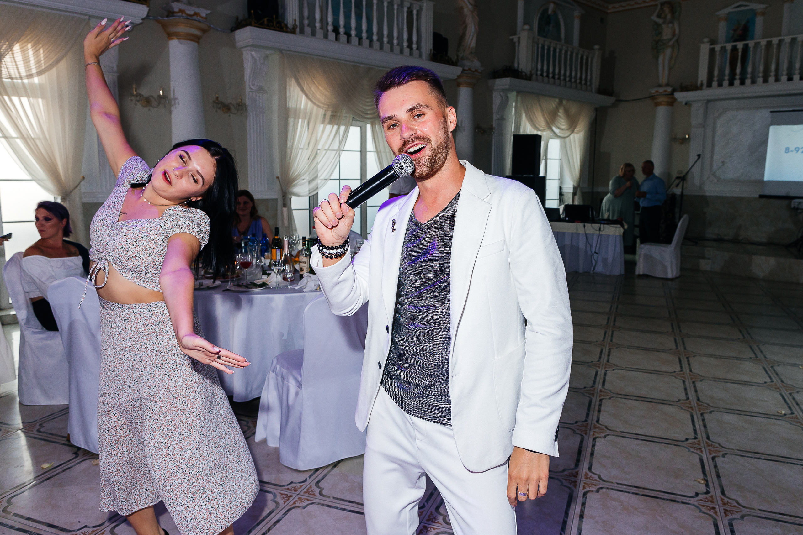 Невероятное появление невесты на свадебном ужине. Олег Сверчков | Свадебный фотограф Вологда