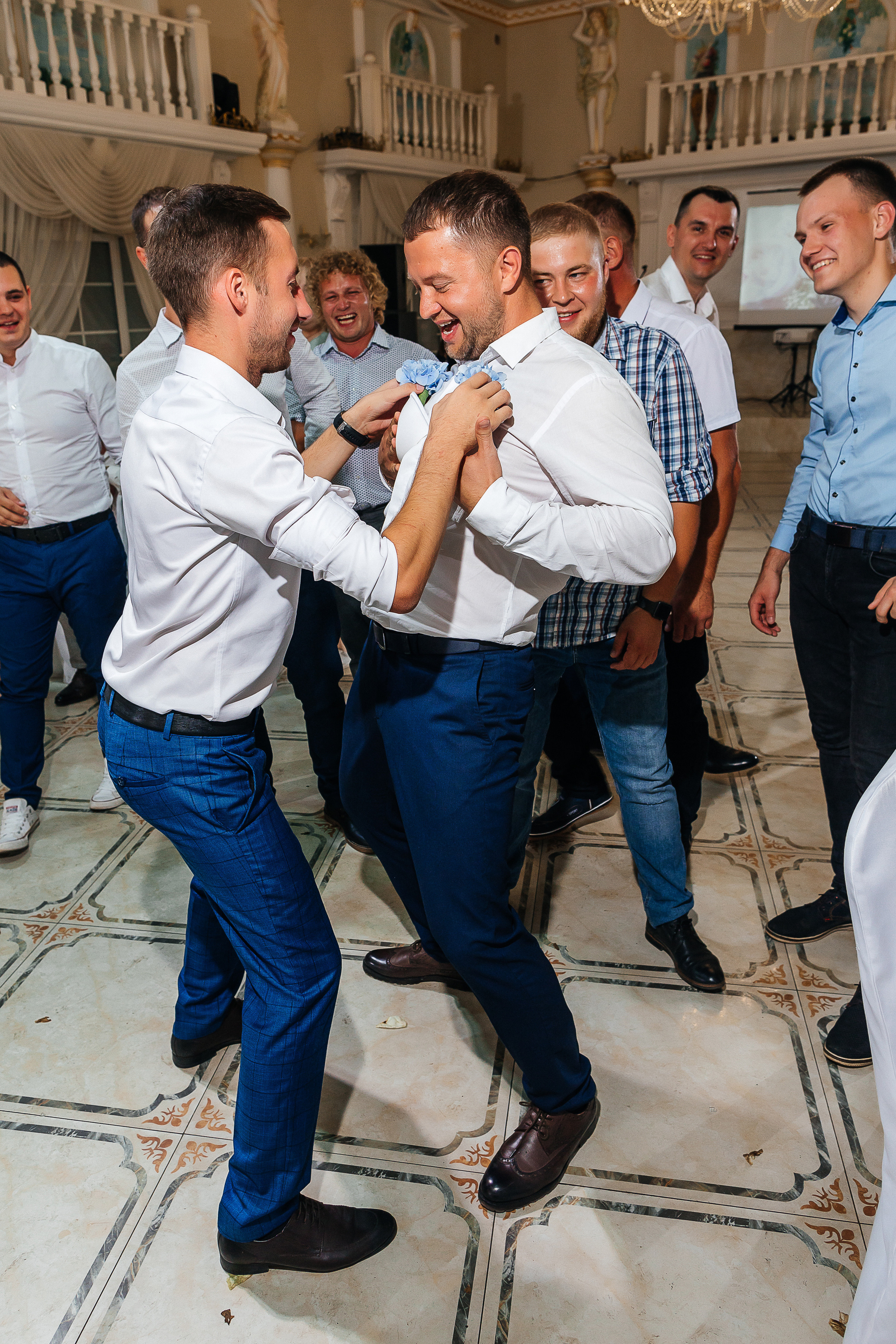 Невероятное появление невесты на свадебном ужине. Олег Сверчков | Свадебный фотограф Вологда