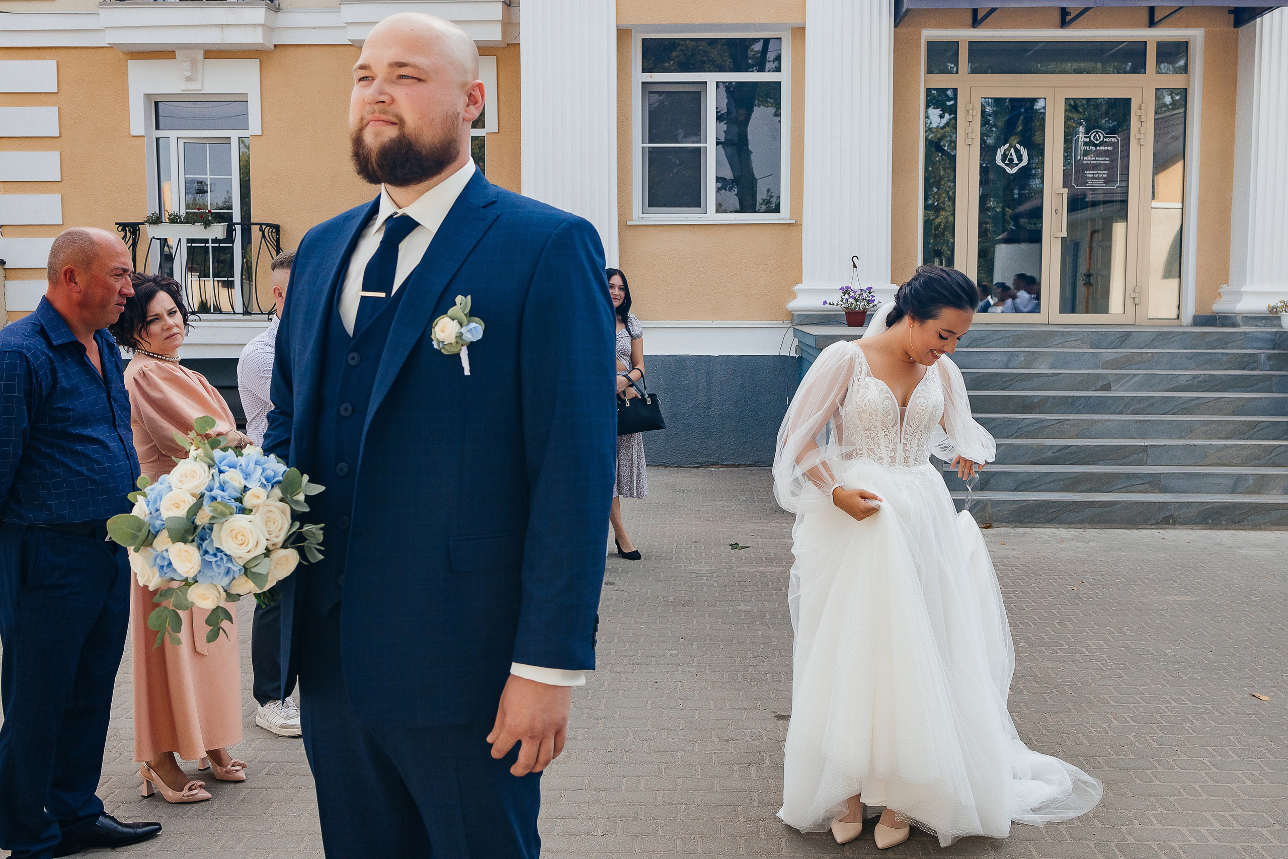 Невероятное появление невесты на свадебном ужине. Олег Сверчков | Свадебный фотограф Вологда