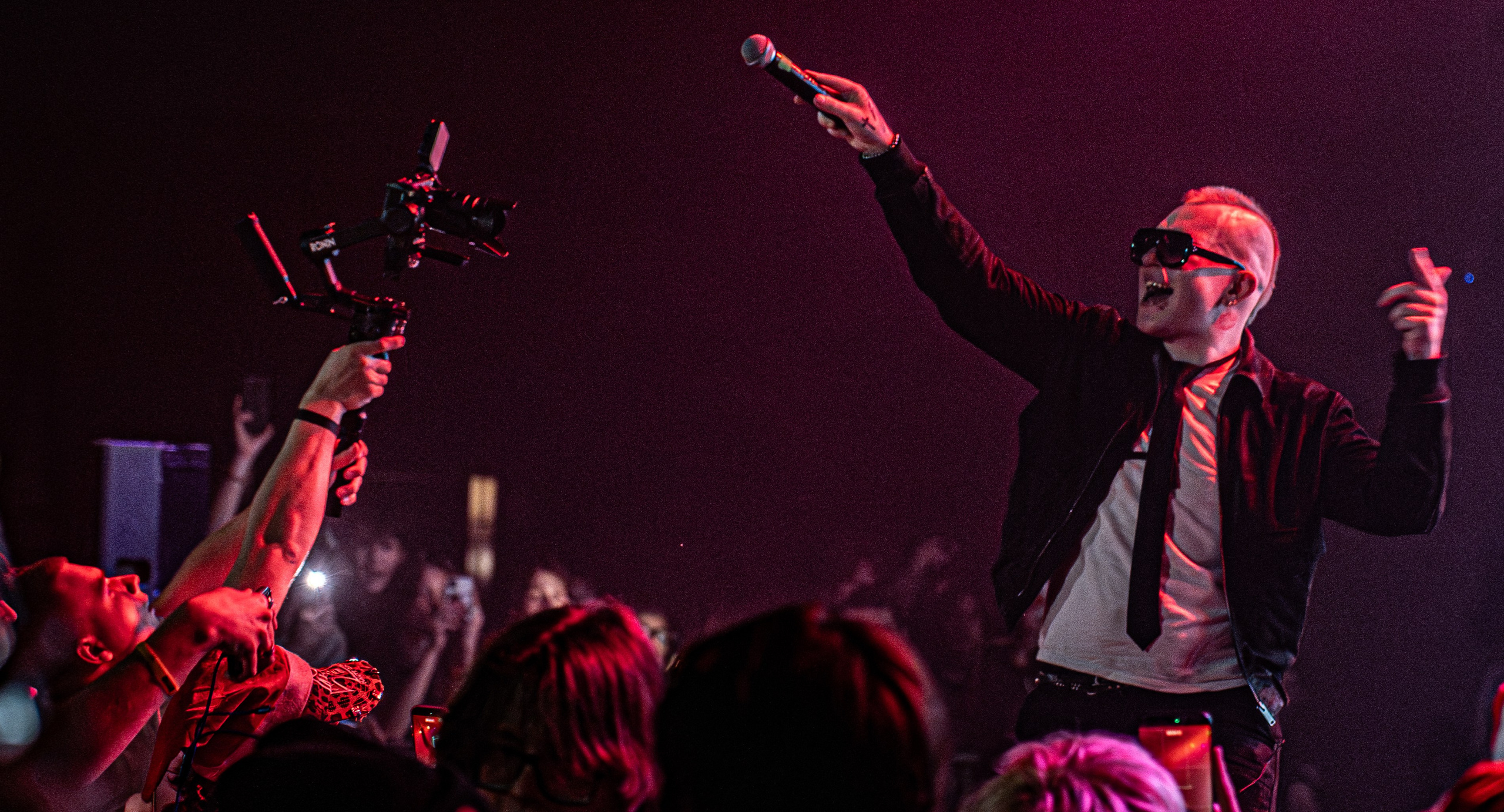 Huzzy b 29.12.2025. Коммерческий и художественный фотограф и видеограф в Москве Арсений Тургенев