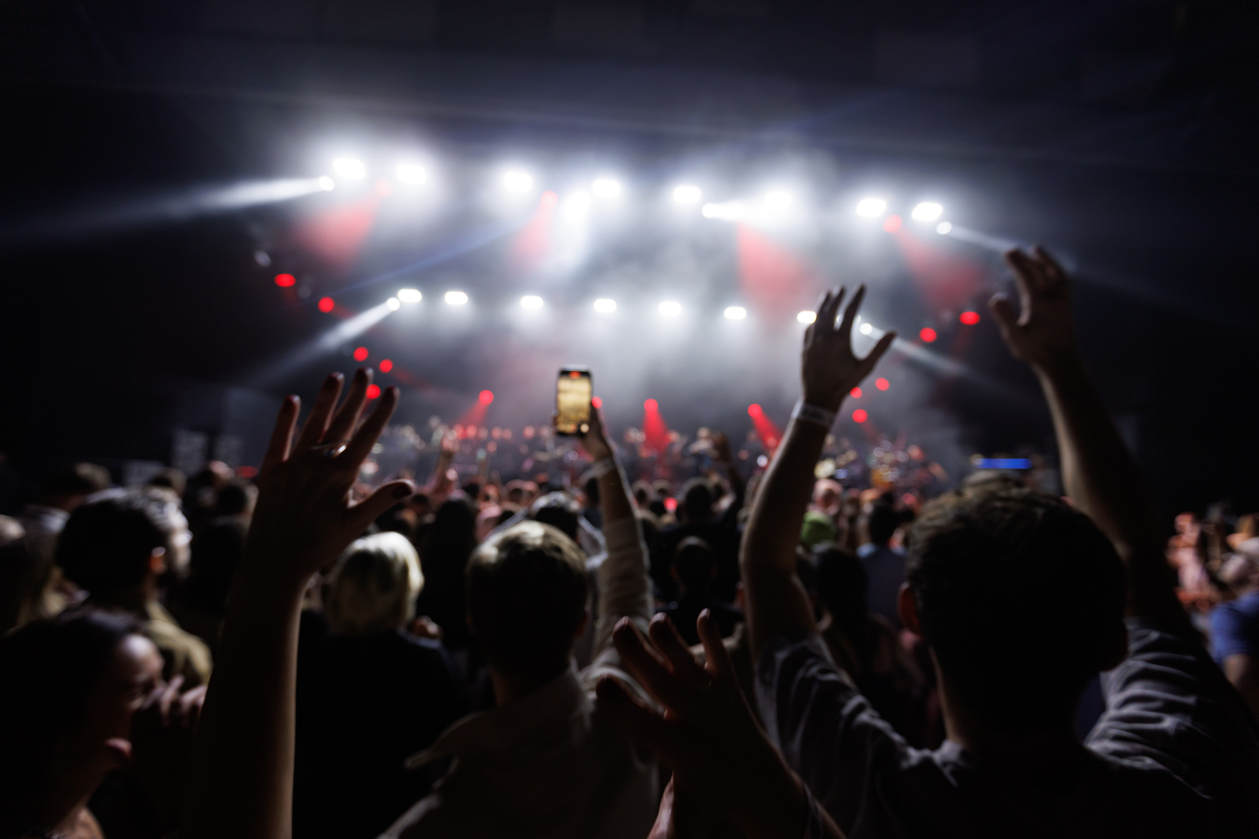 Concert Photography in Dubai — Anton Belyaev Live Performance. Evgen Yatsenko — Photographer in Dubai